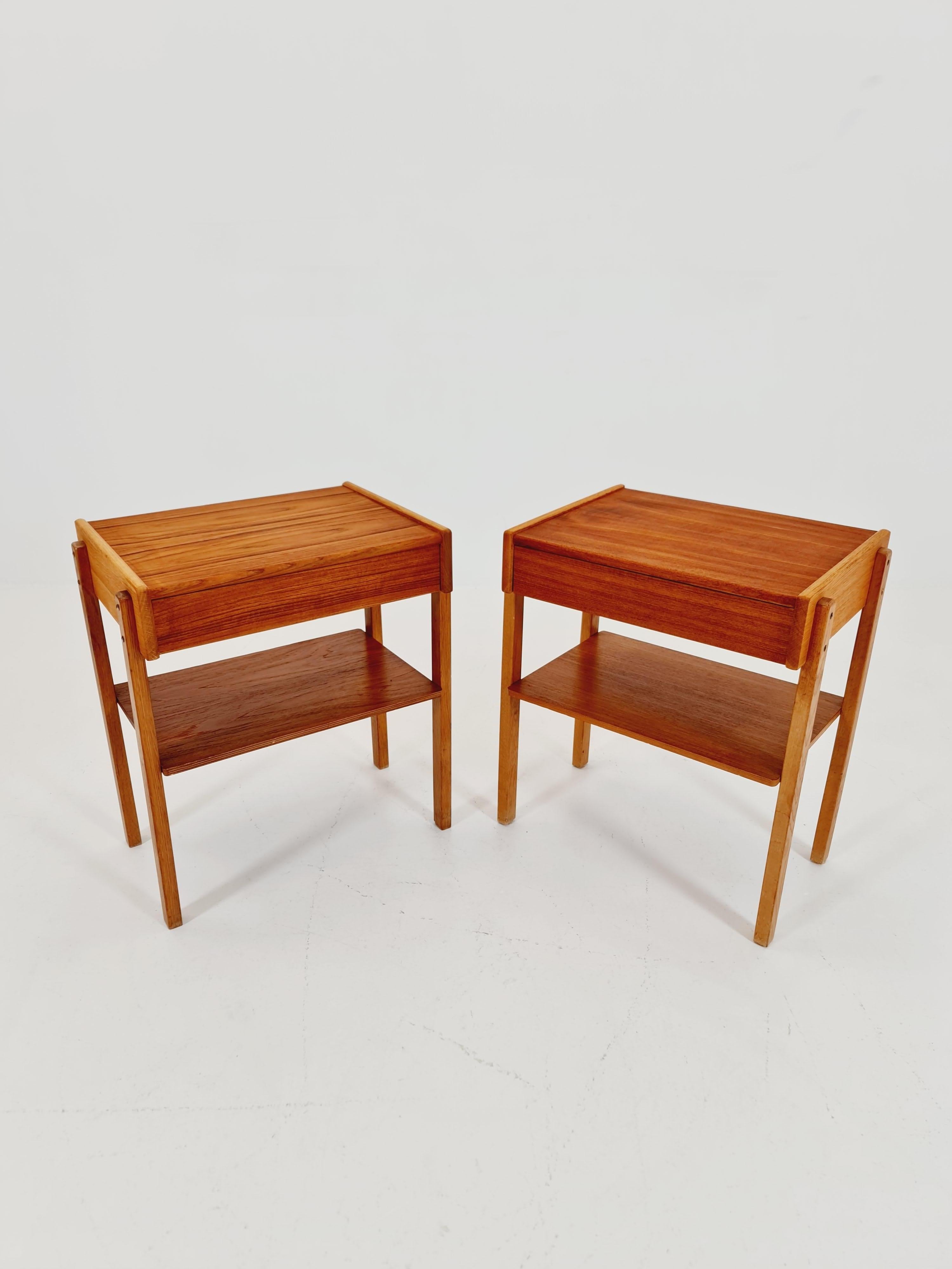 2 Teca sueca  Vintage Mesa auxiliar/ Mesilla de noche/ Mesilla de noche de Carlström & Co en venta 3