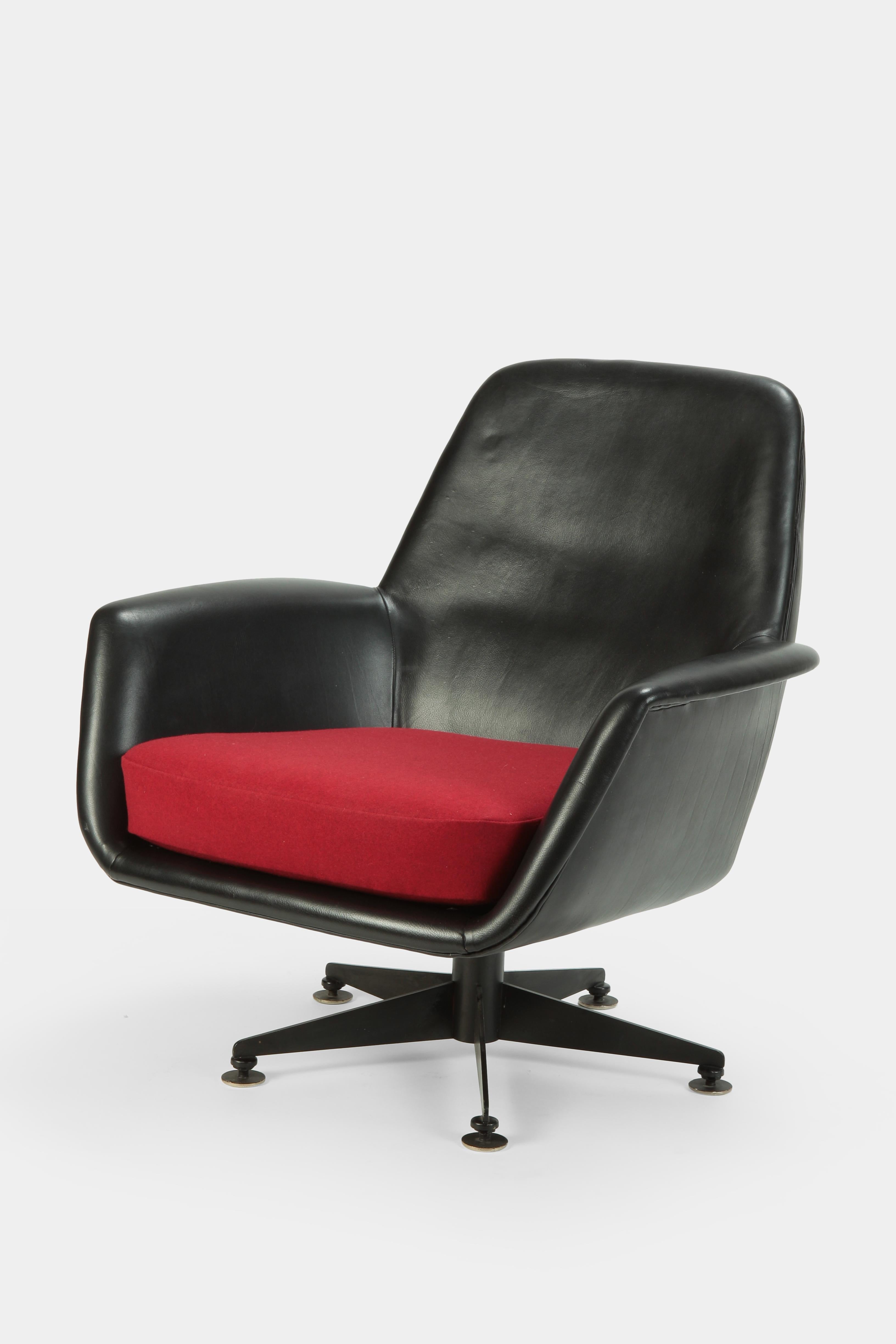 Mid-Century Modern 2 Swiss Lounge Chairs, 1960s