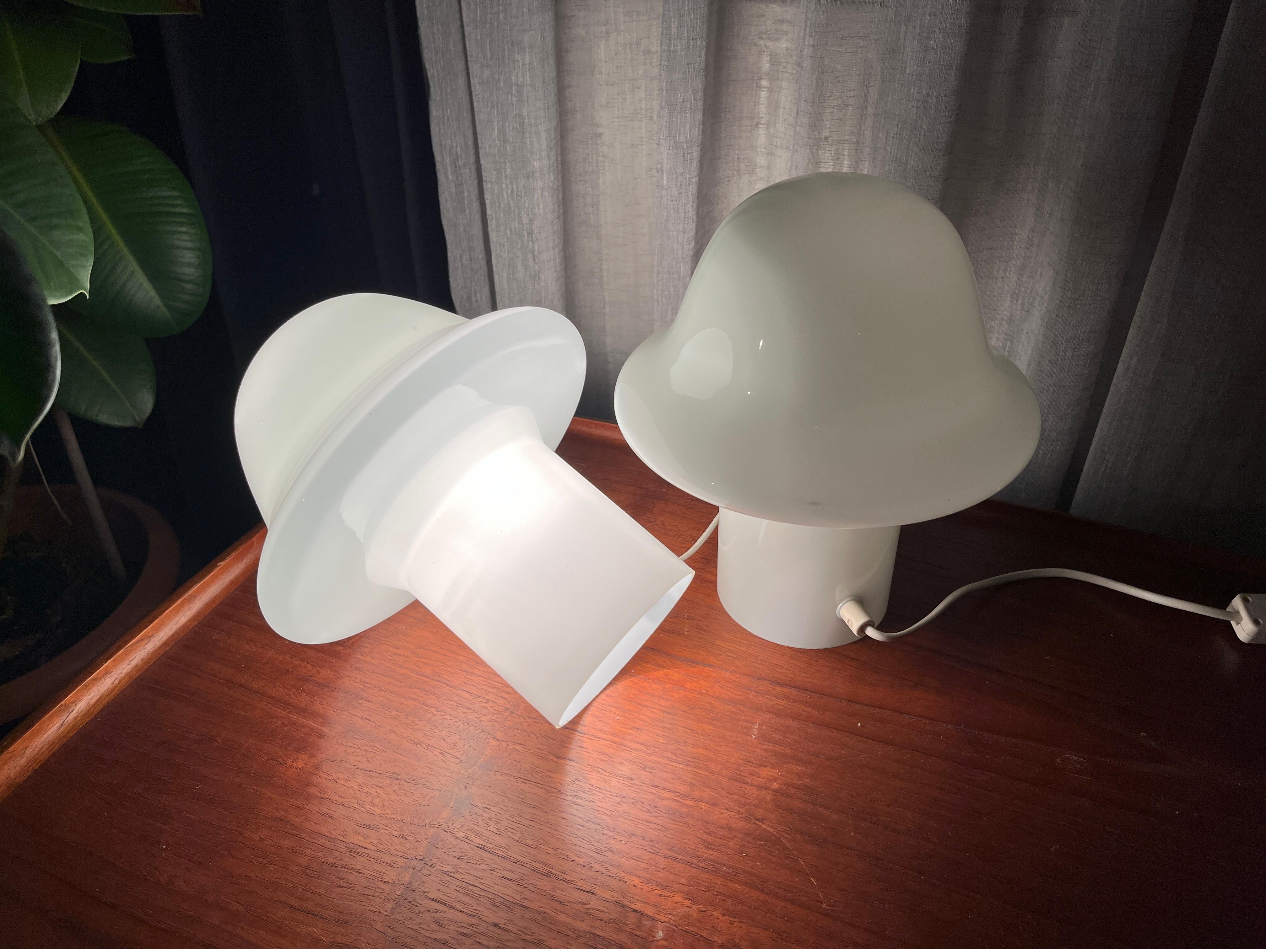 Verre brun 2 lampes de table de Peill & Putzer en vente