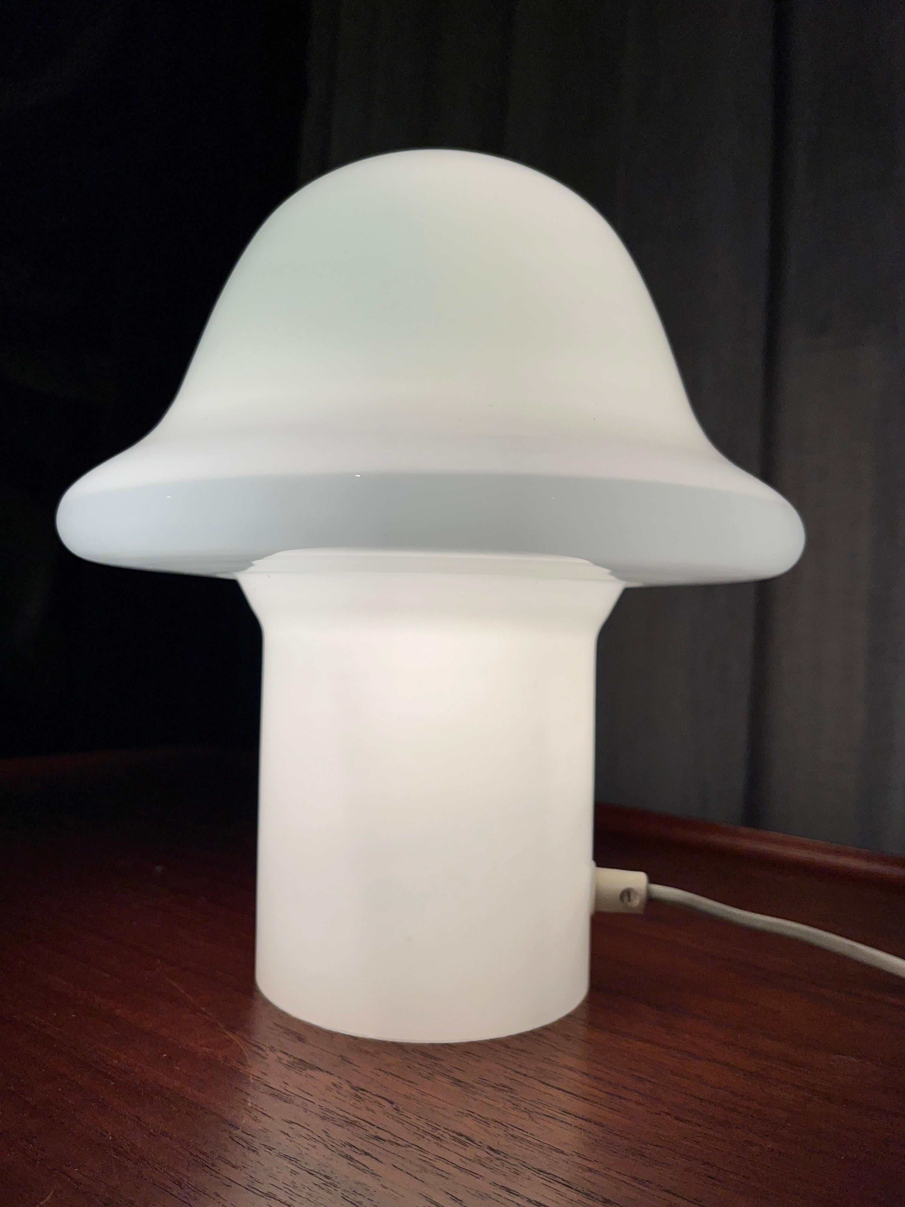 2 lampes de table de Peill & Putzer en vente 2