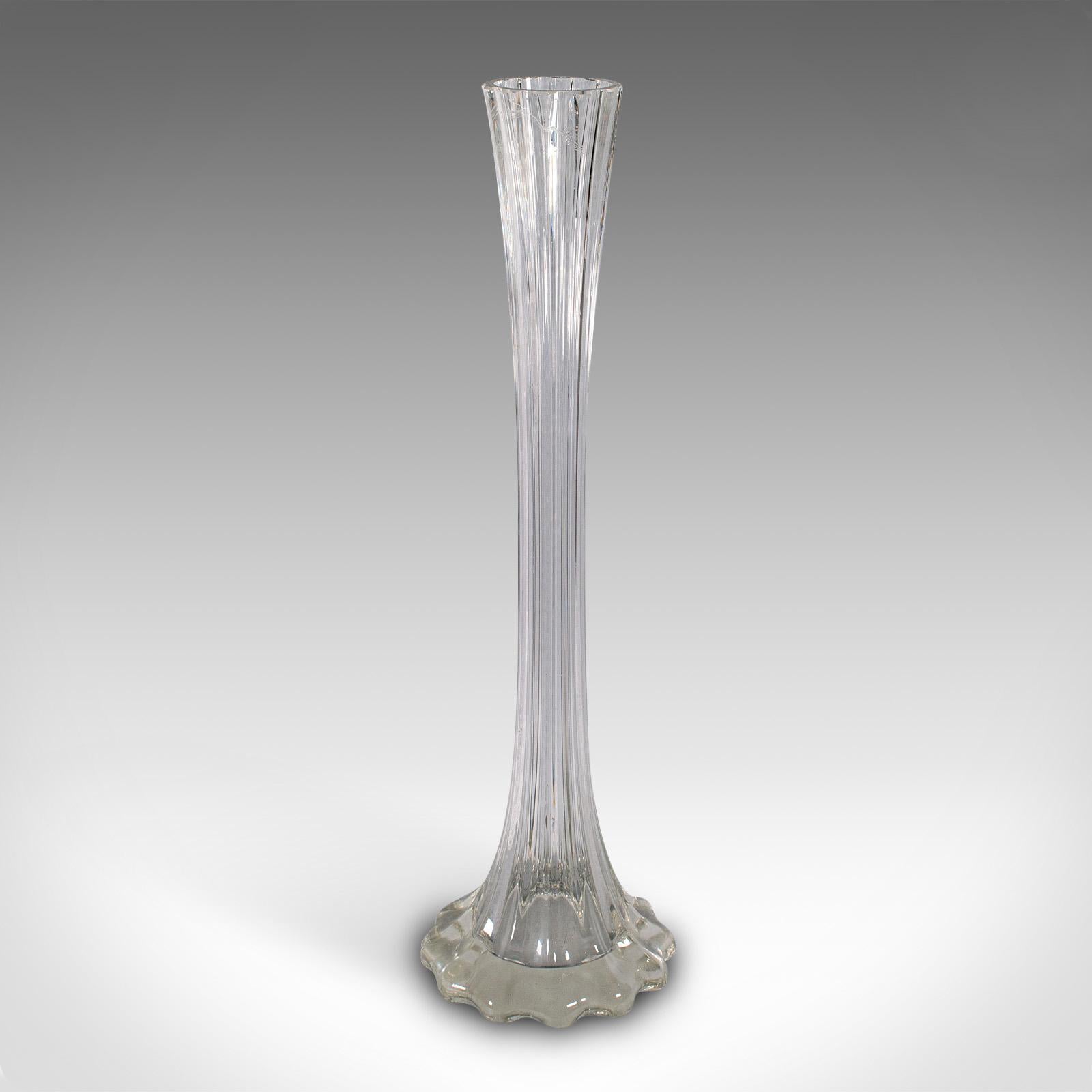 Mid-Century moderno Vaso per gigli d'epoca alto 2', francese, vetro, manico di fiori, metà secolo, Circa 1950 in vendita