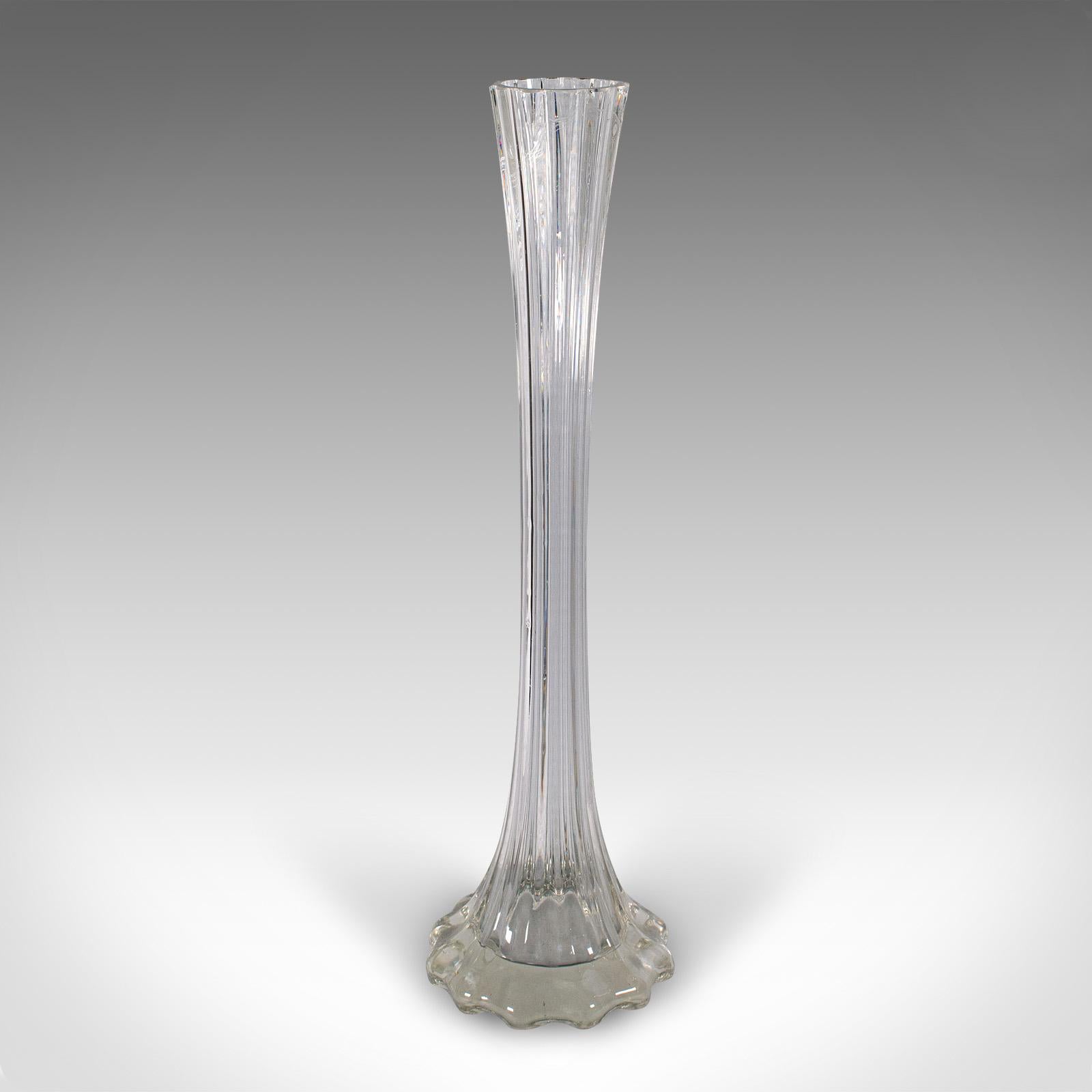 Francese Vaso per gigli d'epoca alto 2', francese, vetro, manico di fiori, metà secolo, Circa 1950 in vendita