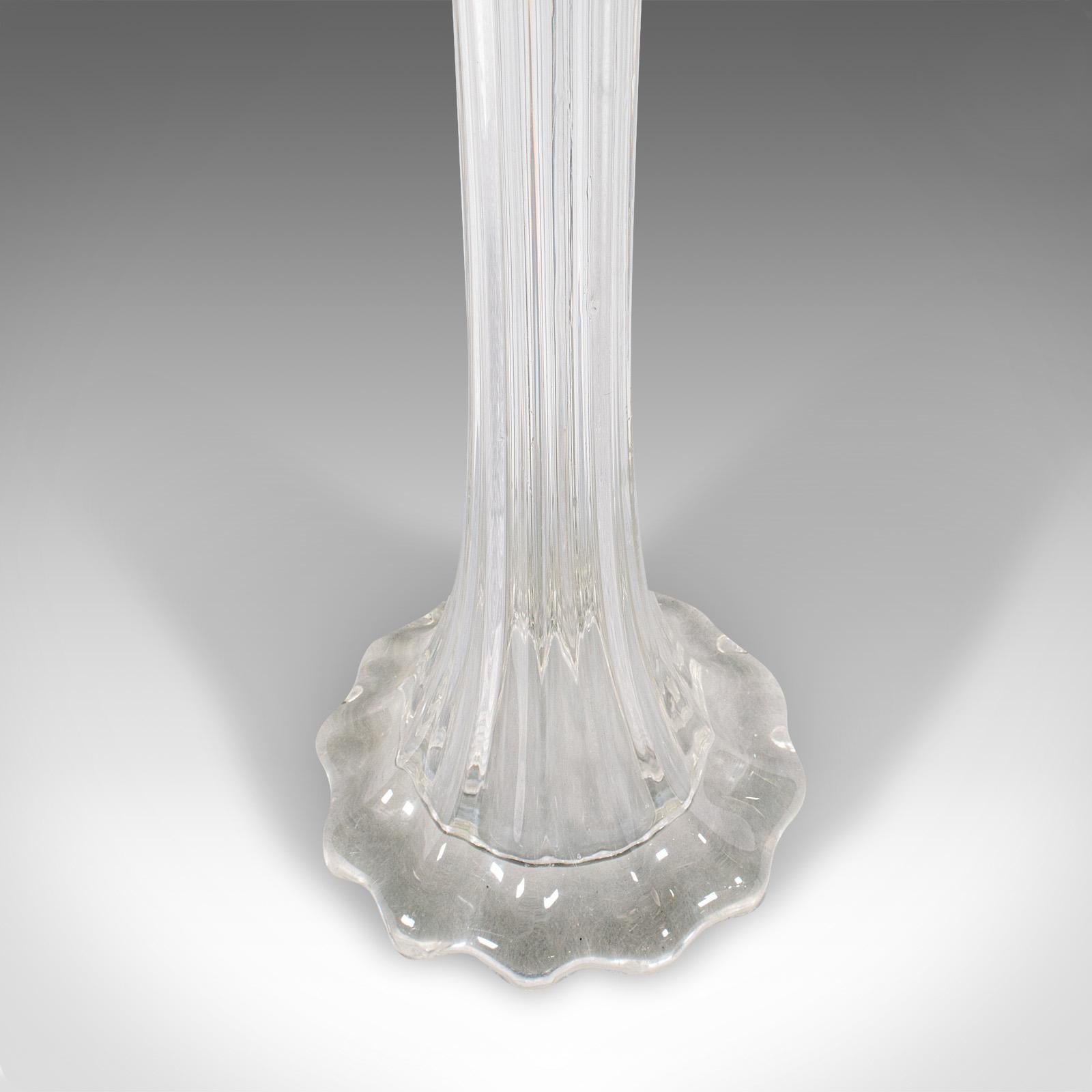 Vaso per gigli d'epoca alto 2', francese, vetro, manico di fiori, metà secolo, Circa 1950 in vendita 1