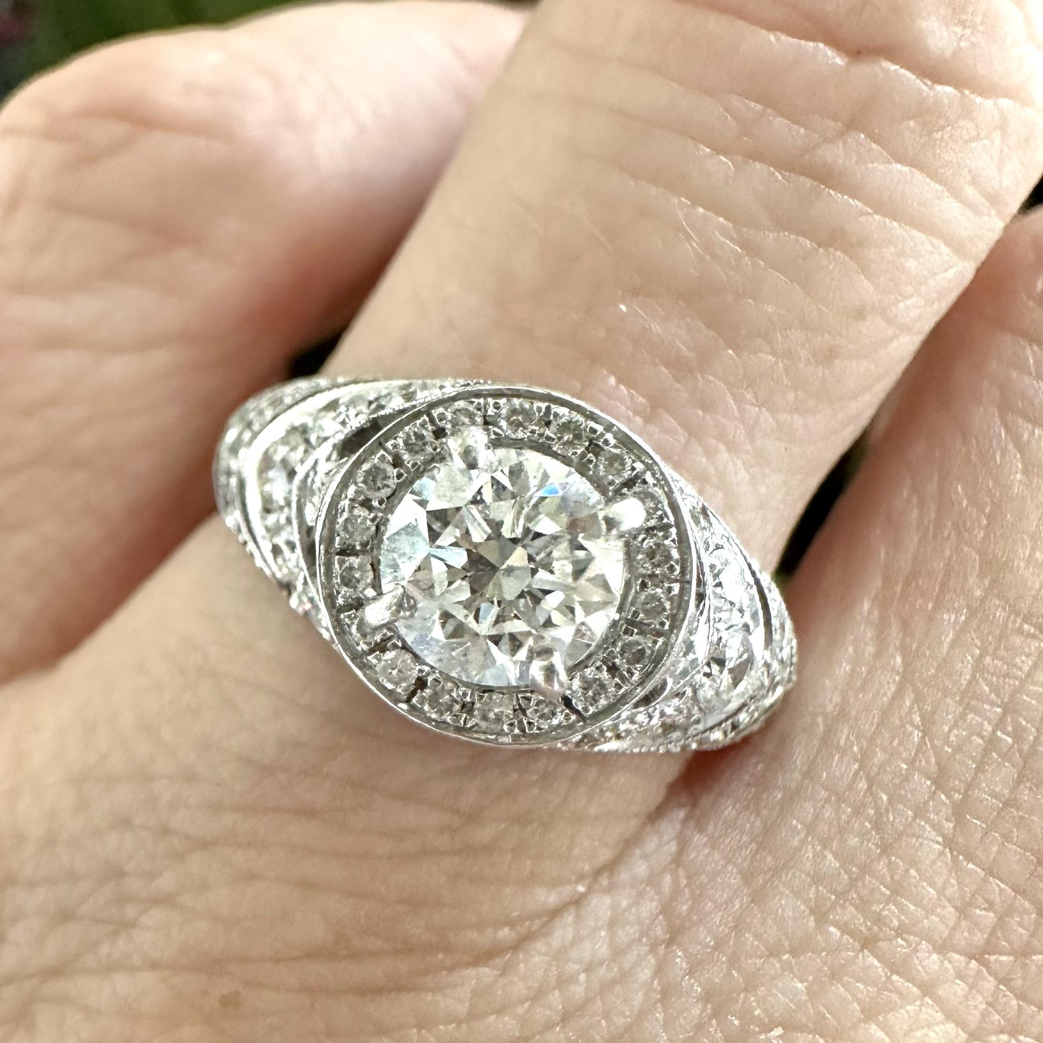 Bague de fiançailles Art déco en or blanc avec 2 diamants TCW Bon état - En vente à Miami, FL