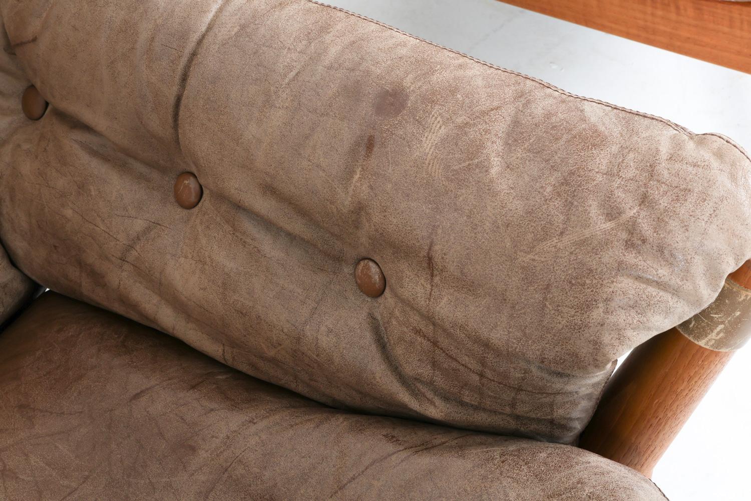 (2) Sedie da salotto danesi in teak e cuoio di John Mortensen in vendita 4