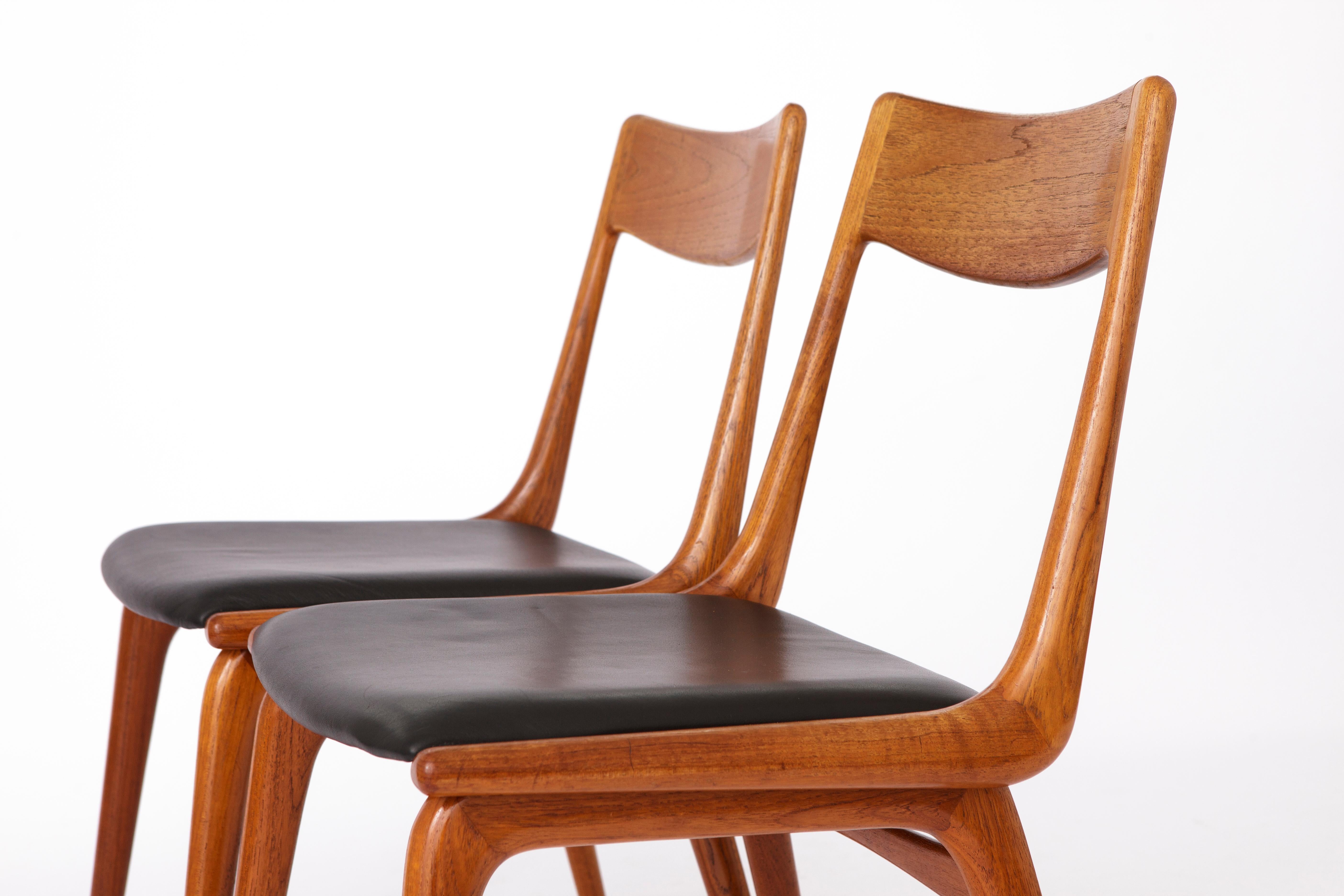2 Boomerang-Esszimmerstühle aus Teakholz von Alfred Christensen für Slagelse Mobelvaerk (Moderne der Mitte des Jahrhunderts) im Angebot