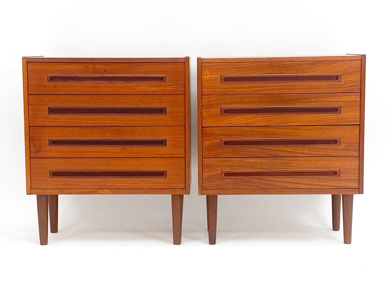 Danese (2) Cassettiera in teak di Kofod Larsen, anni '60 circa in vendita