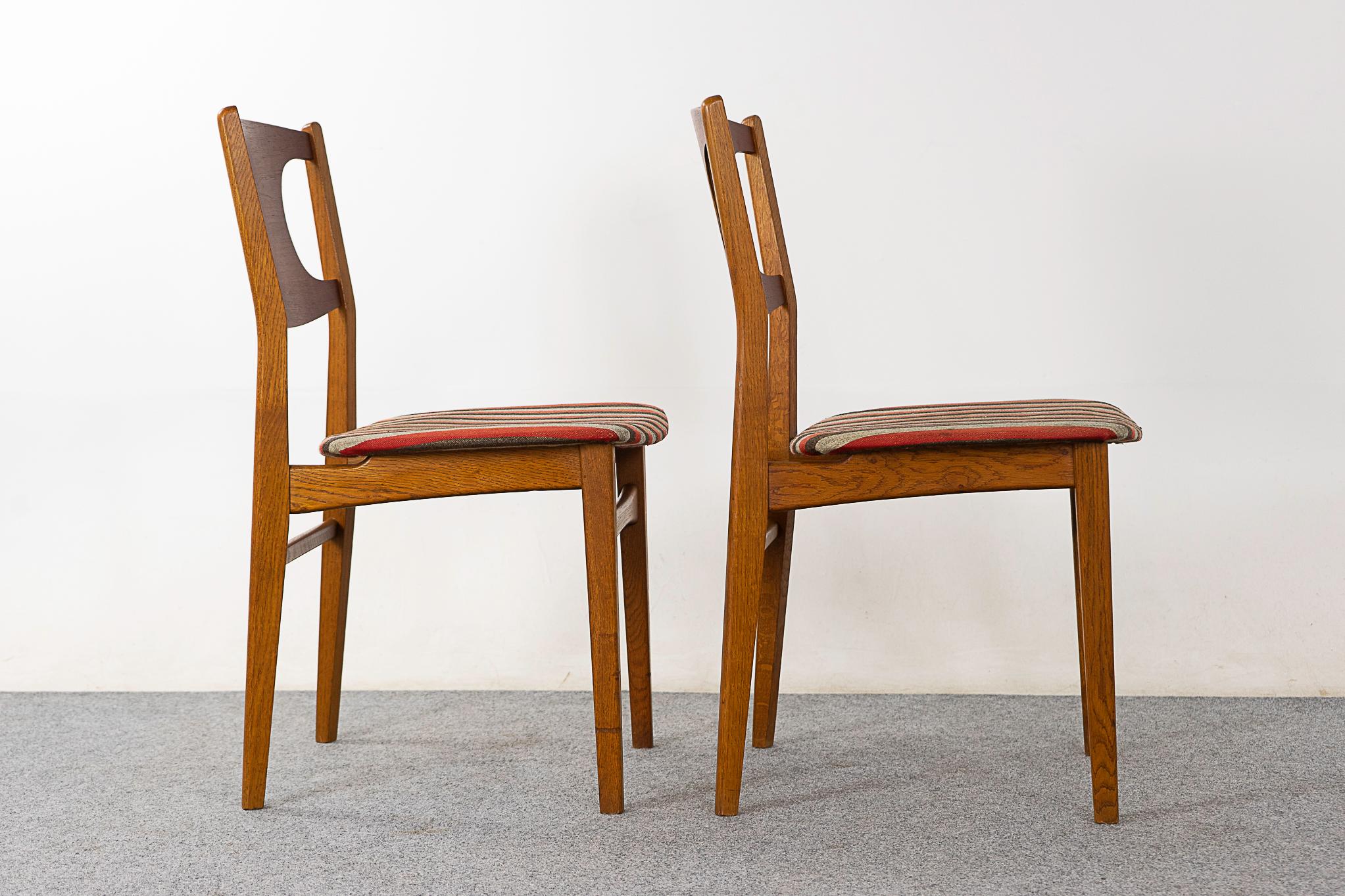 2 Esszimmerstühle aus Teakholz und Eiche von Paul Rasmussen (Mitte des 20. Jahrhunderts) im Angebot