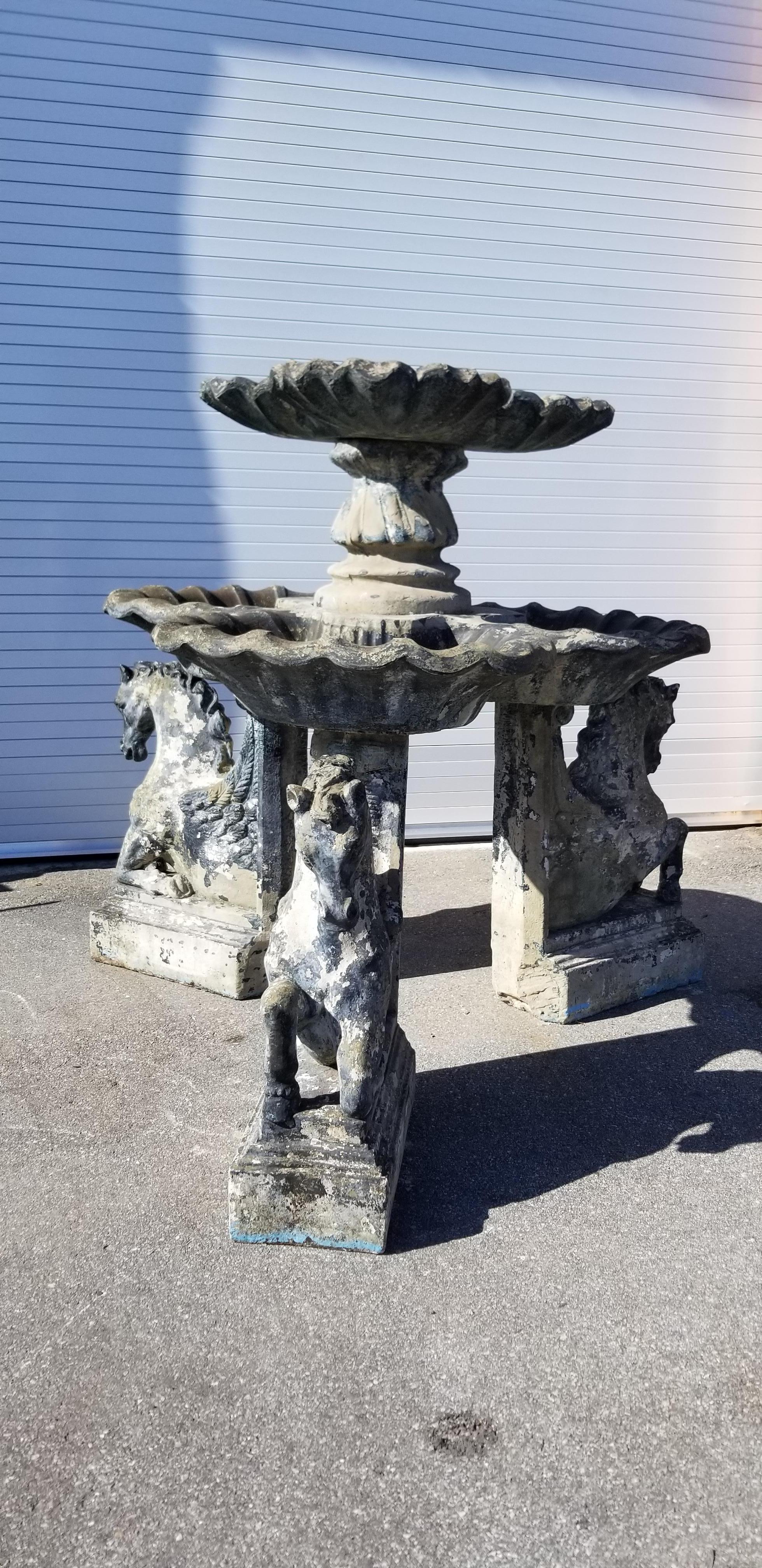 Début du 20ème siècle Cheminée à 2 niveaux, 3 chevaux 6 bols, oiseaux, peinture 100 % originale en vente
