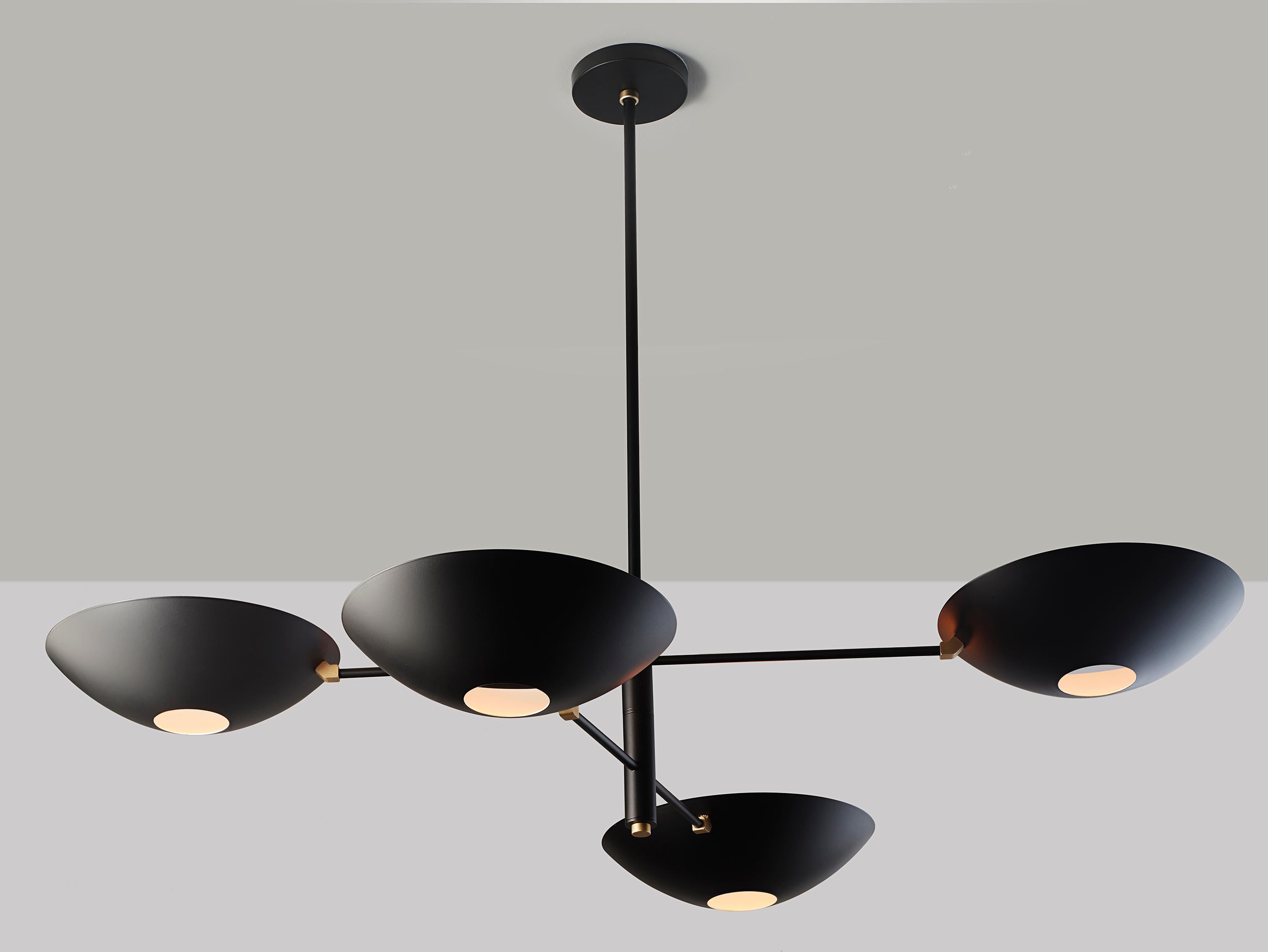 Moderno Lampadario a contrappeso a 2 livelli in ottone e smalto, Blueprint Lighting in vendita