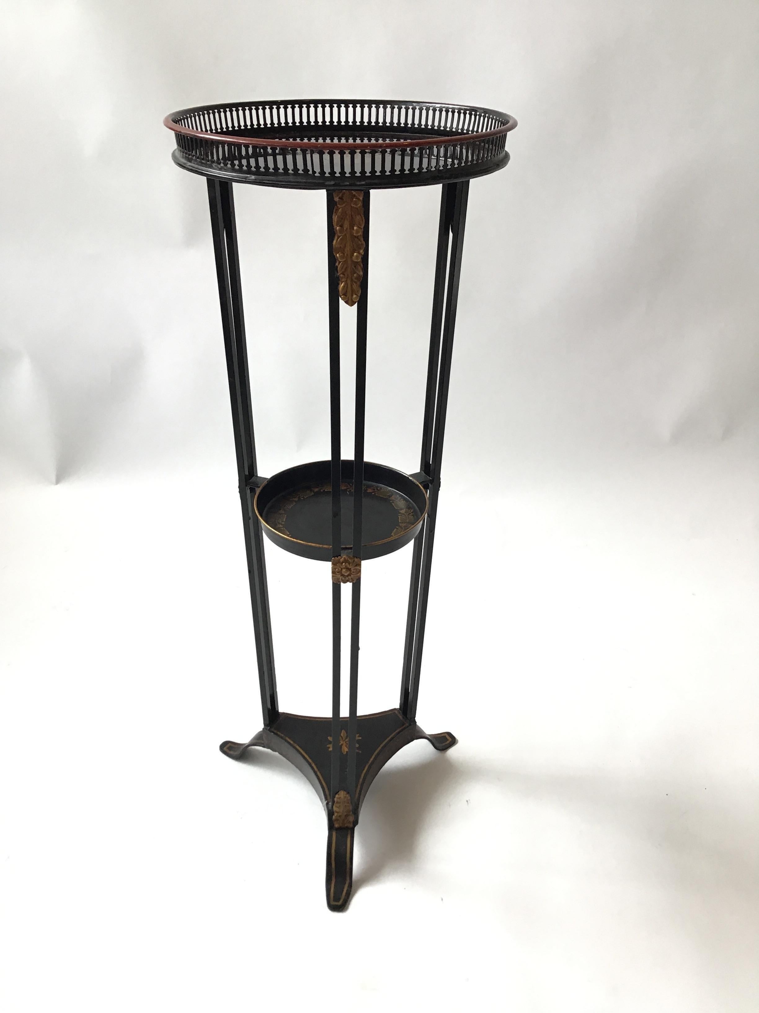2-Tier Italian Tole Drink Table In Good Condition In Tarrytown, NY