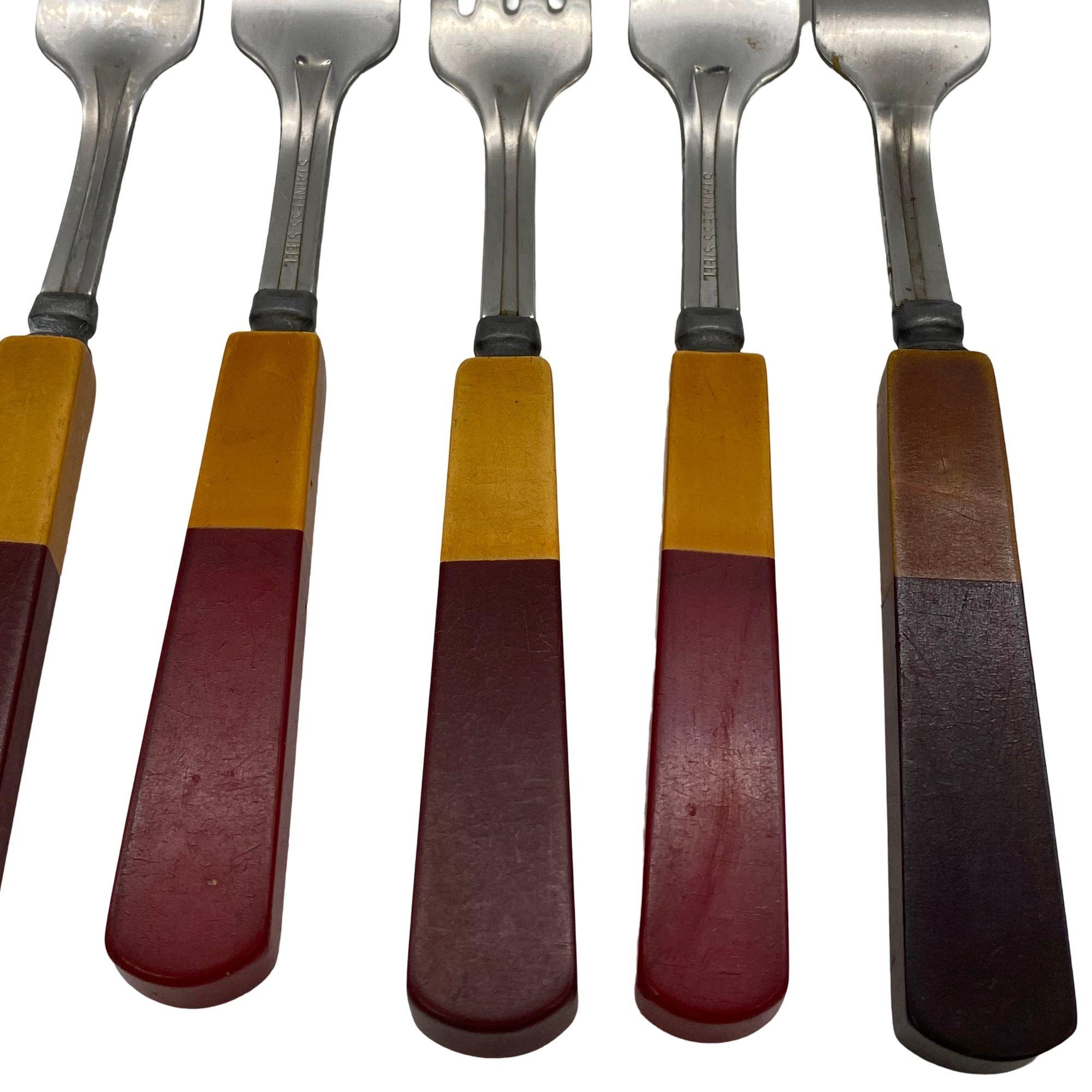 Couverts en acier inoxydable bakélite 2 tons caramel, rouge, vert 34 pièces en vente 3