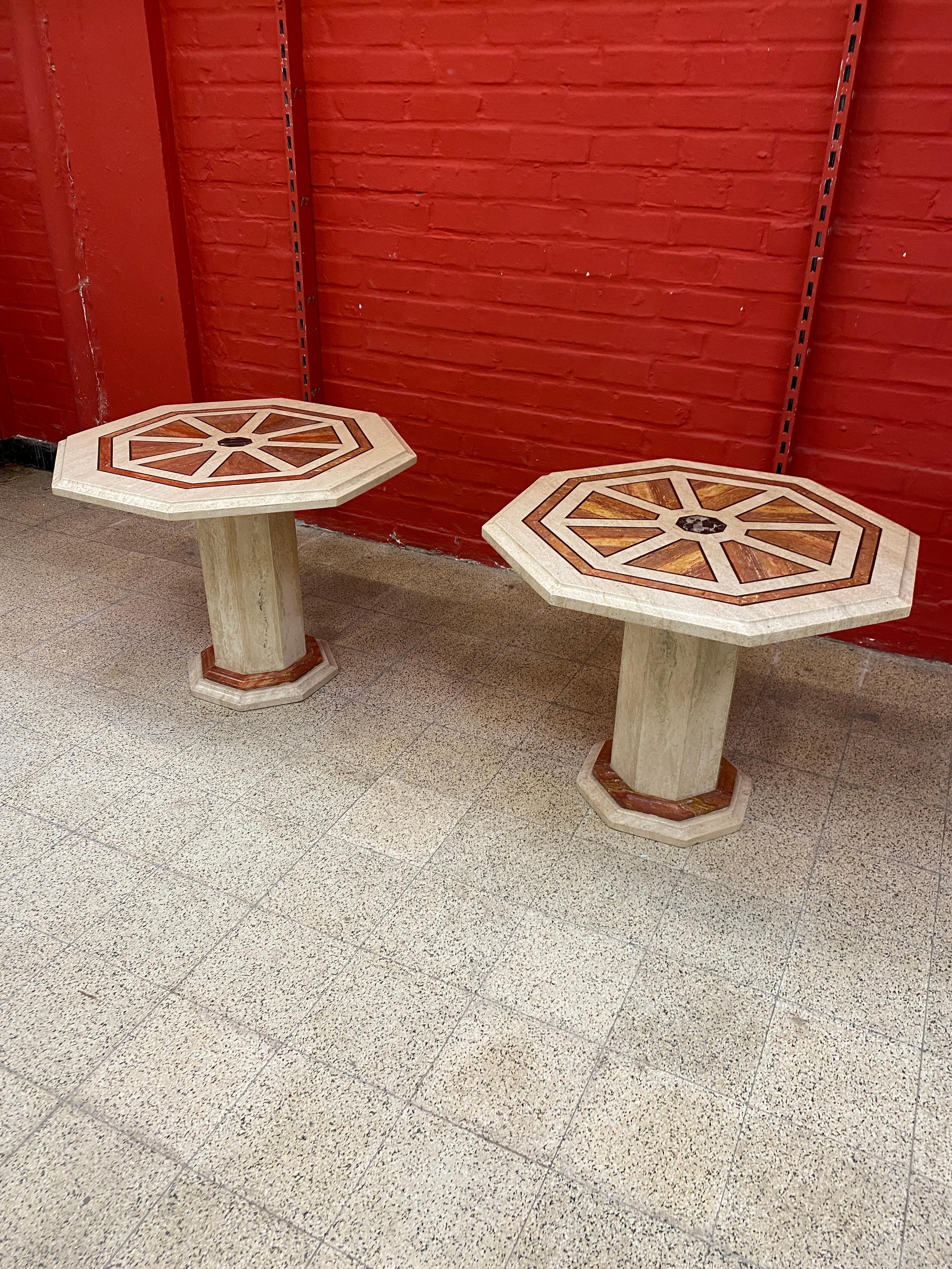 Mid-Century Modern 2 Travertine Side Tables, with Brass and Marble Inlay, circa 1970 For Sale