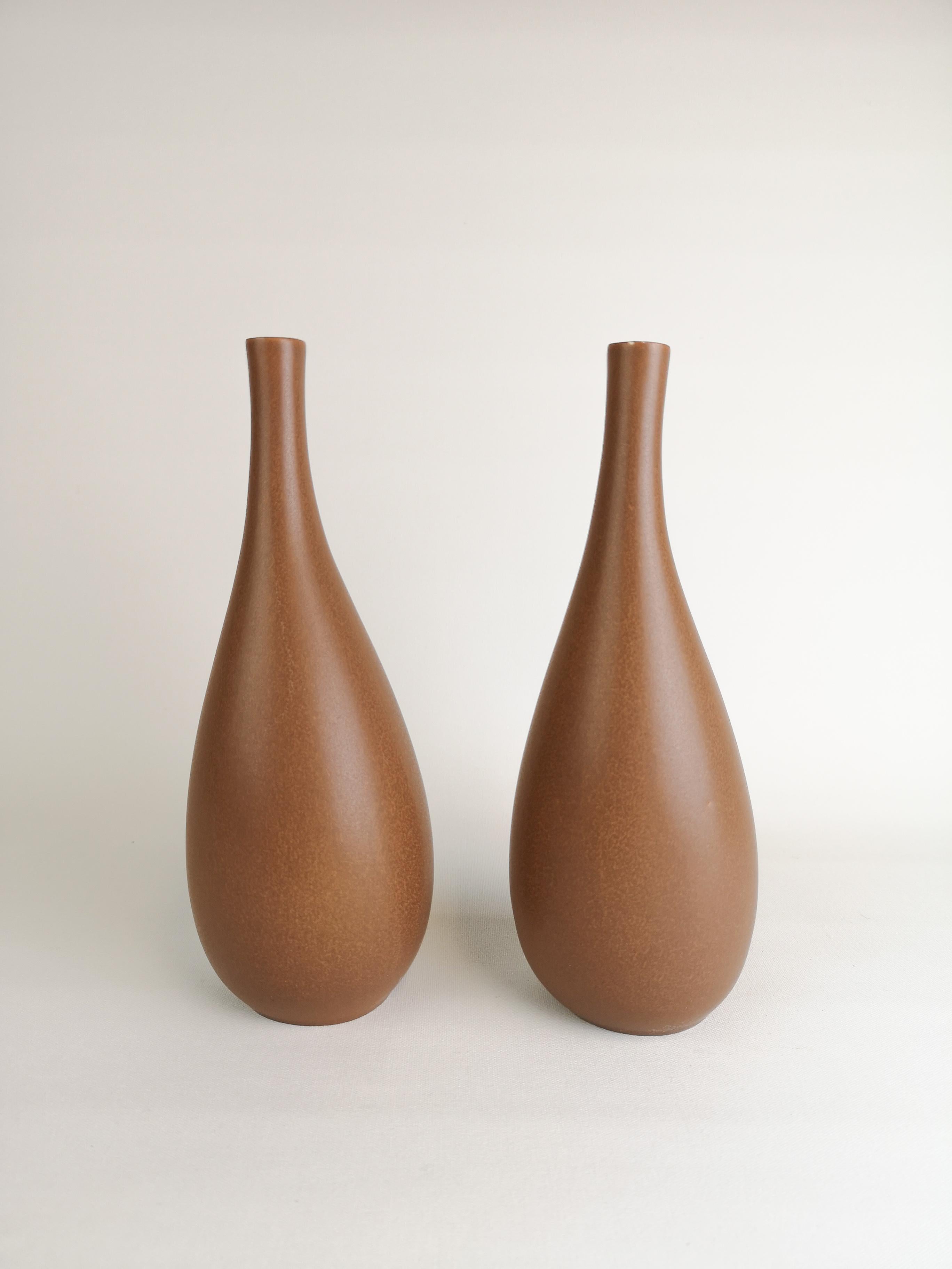 2 Vases Vitrin Gustavsberg Stig Lindberg, Sweden In Good Condition In Hillringsberg, SE