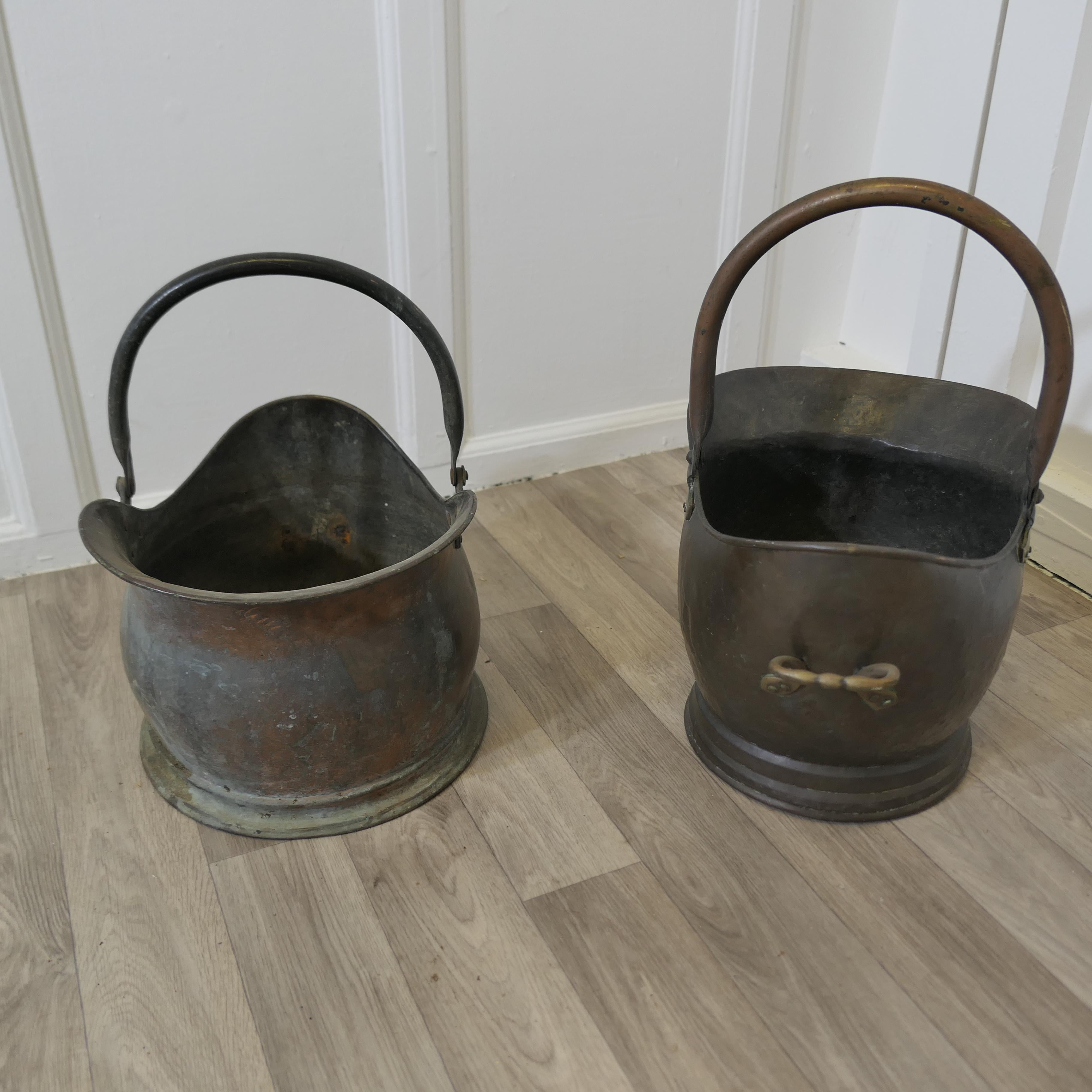 Victorien 2 scutles à charbon à casque en cuivre très utiles   Ces seaux sont très attrayants en vente