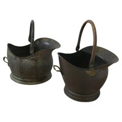 2 sehr nützliche Kupferhelm-Kohlenkübel   Diese Eimer sind ein sehr attraktiver