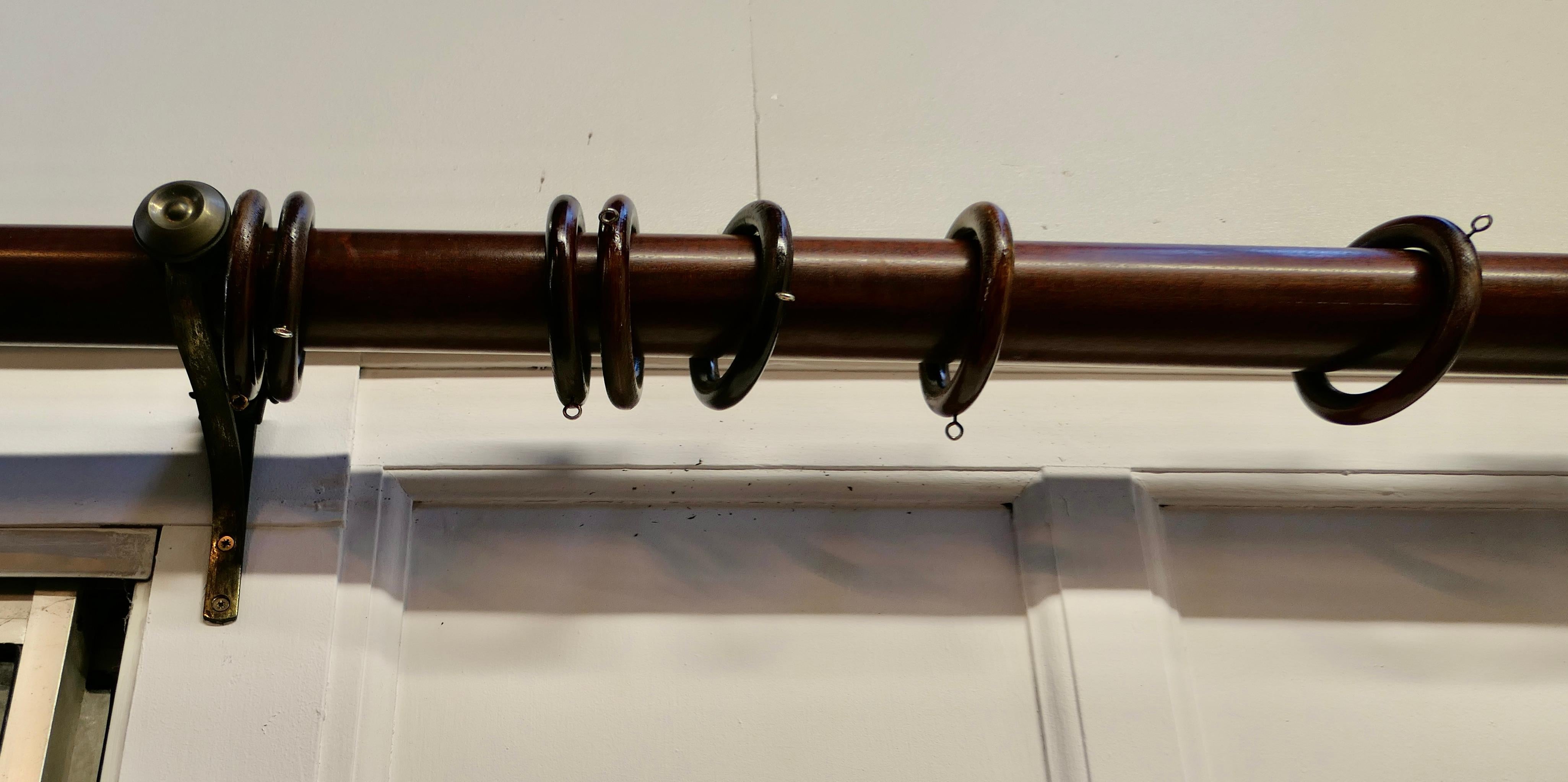 2 Victorian Curtain Poles with Rings 2 Matching Poles For Sale 1