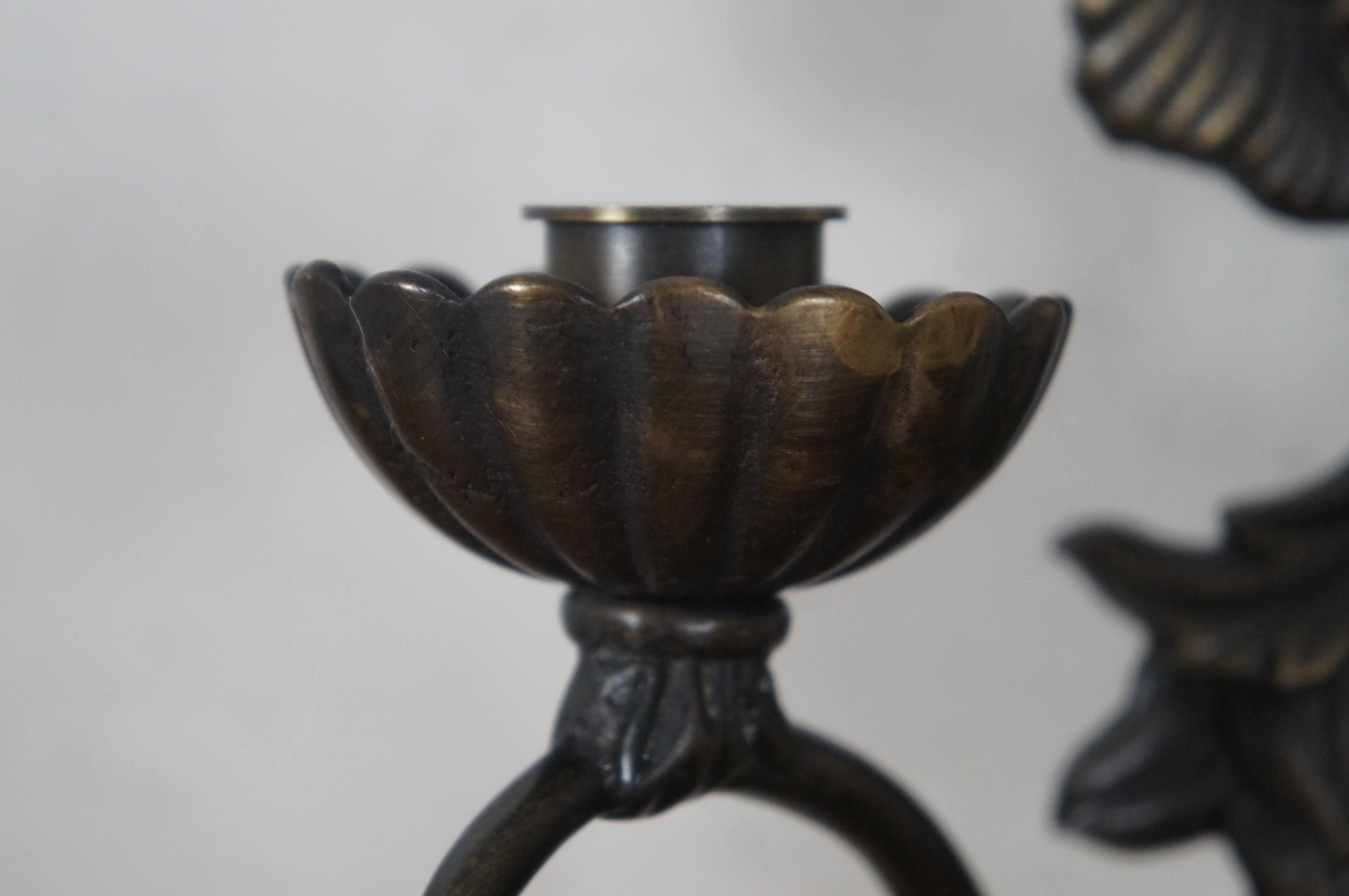 2 viktorianische Revival-Kerzenleuchter aus Bronze, Kiefernholzkegel, neoklassizistischer Kandelaber, 21 im Angebot 7