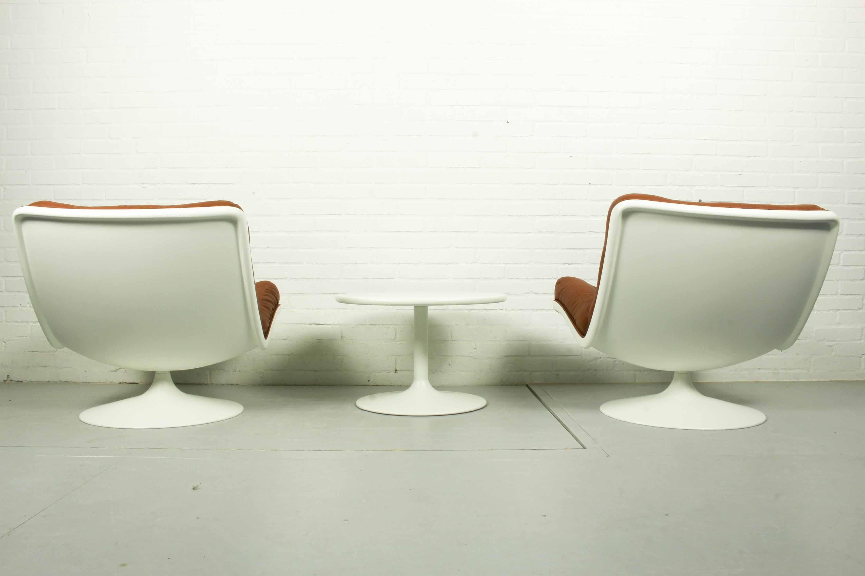 2 Vintage Artifort Lounge Chairs 'Model F976' & Table Harcourt & Paulin Artifort In Good Condition In Appeltern, Gelderland