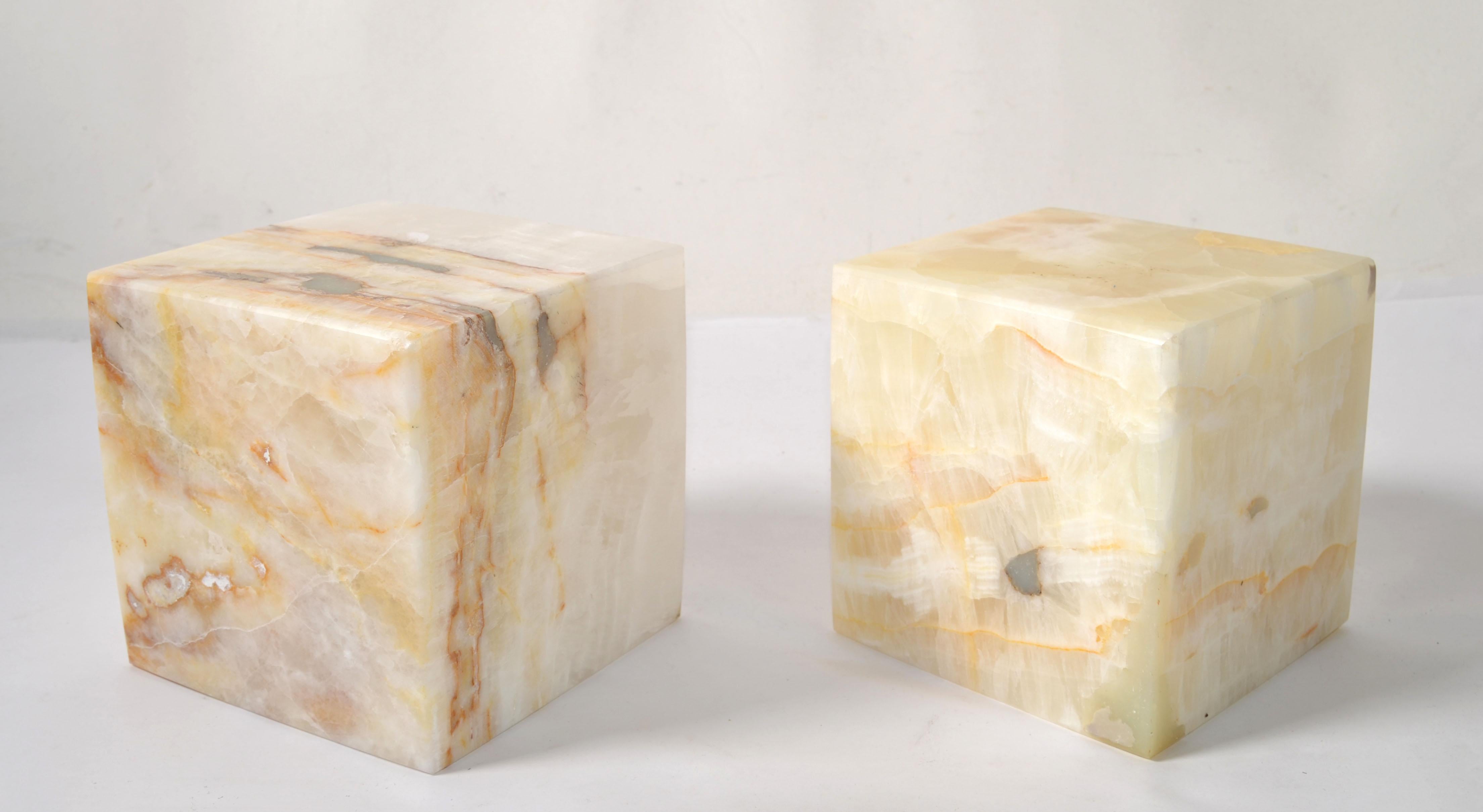 Hand-Carved 2 Vintage Beige Onyx Cube Handmade Bookends Objects of Art Sculpture Pedestal For Sale