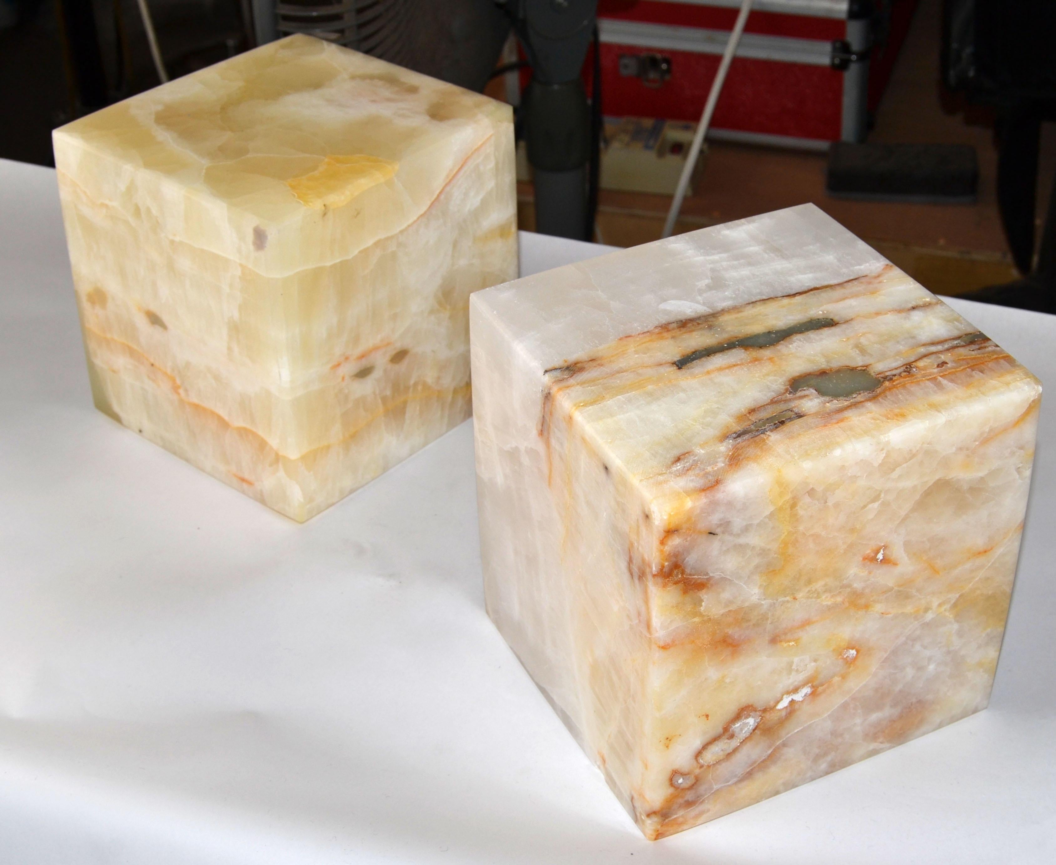 2 Vintage Beige Onyx Cube Handmade Bookends Objects of Art Sculpture Pedestal For Sale 2