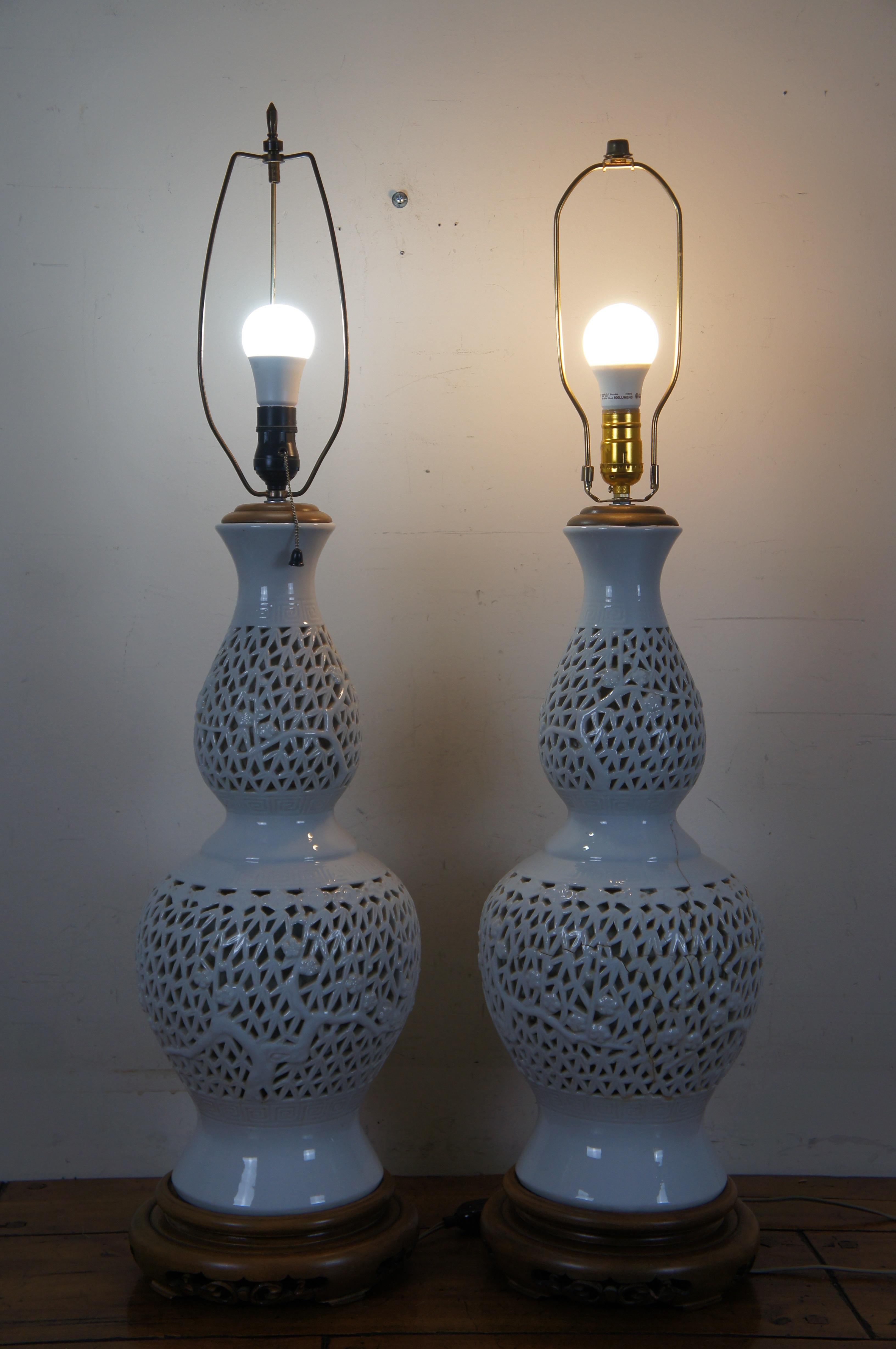 2 lampes gourde réticulées en céramique blanche de Chine Chinoiserie en vente 6