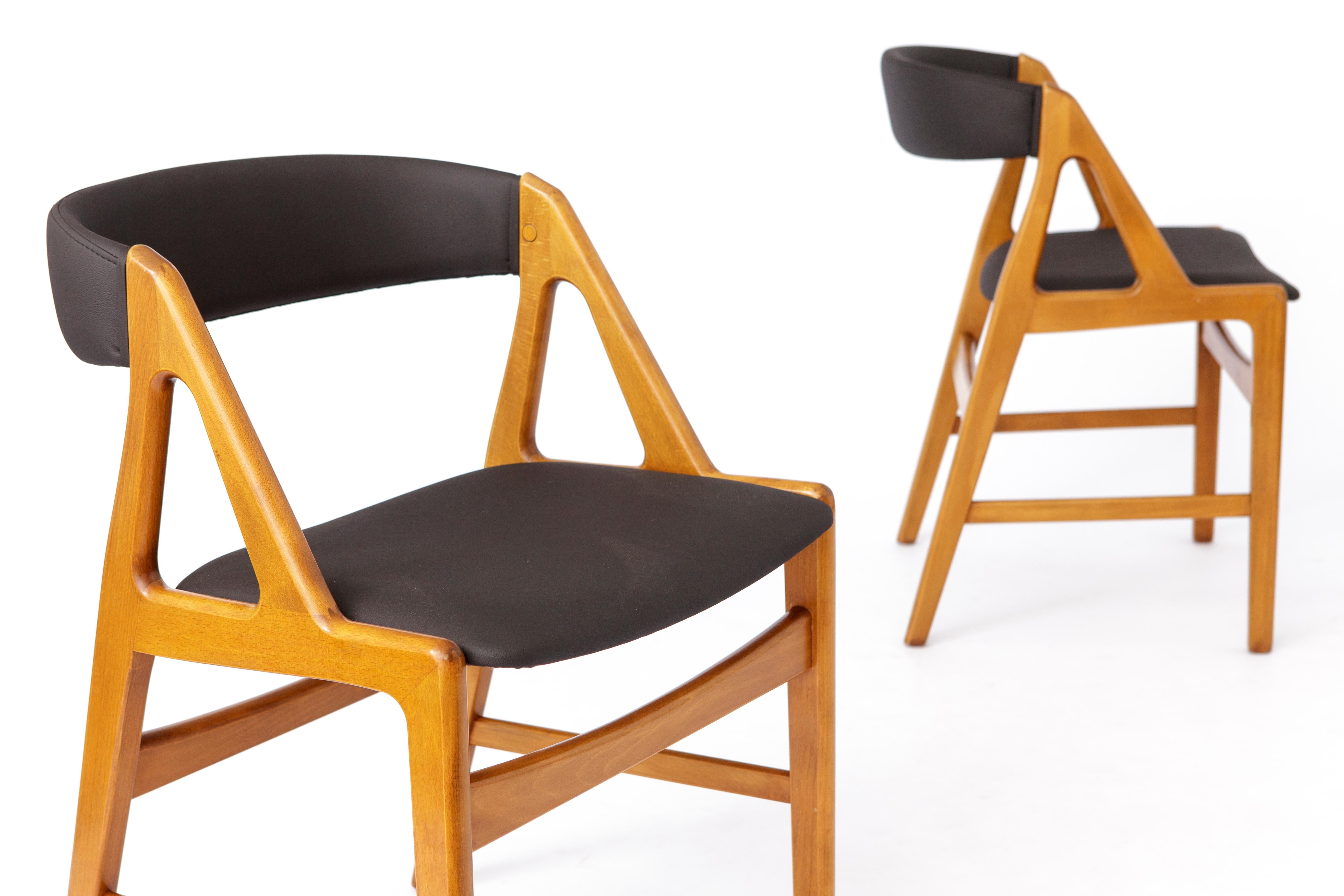 2 Vintage Chairs by Henning Kjaernulf, Denmark 1960s For Sale 1