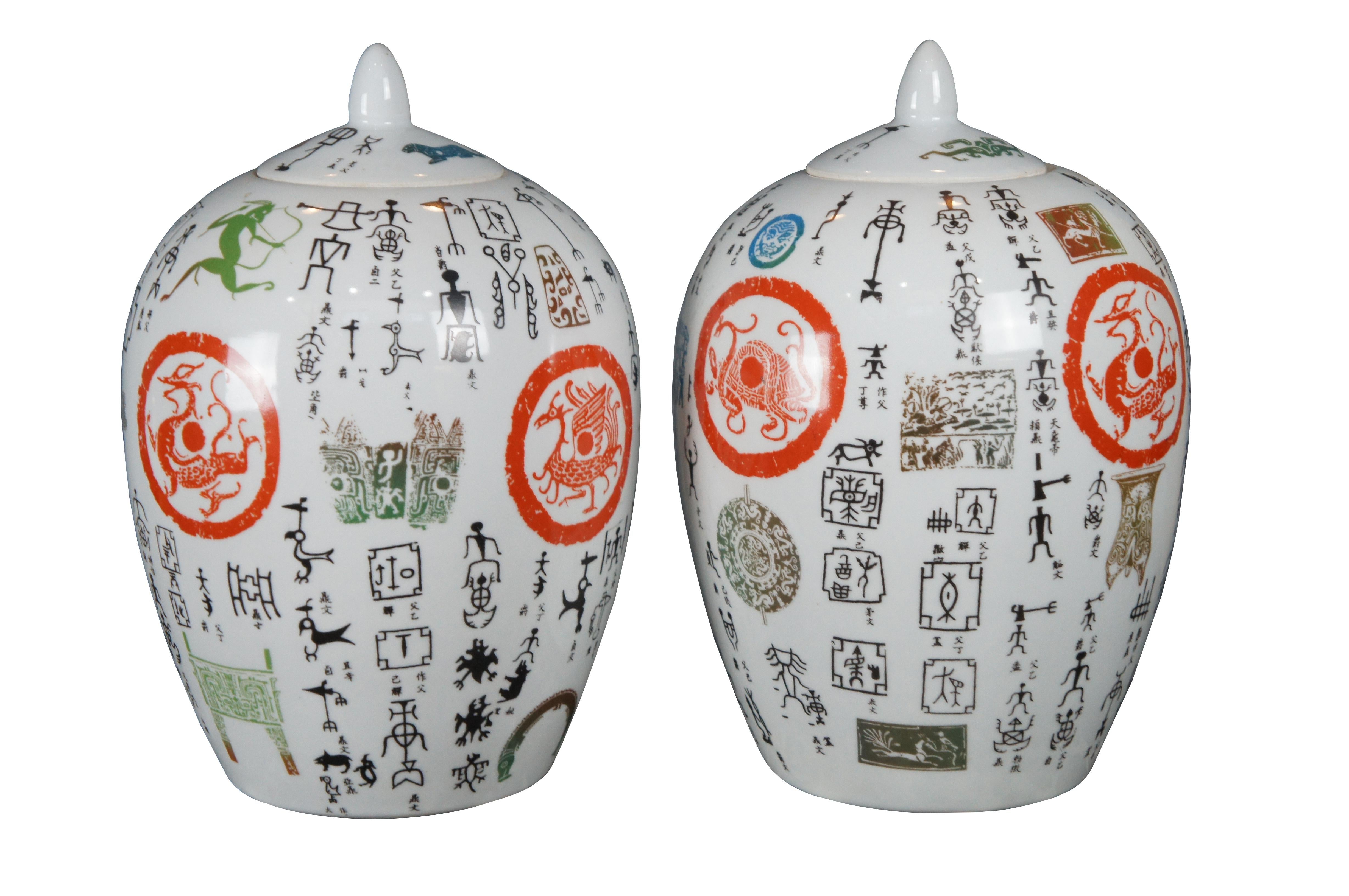 Chinoiseries 2 Jarres à gingembre en porcelaine figurative chinoise de la famille rose Vase Urne à couvercle en vente