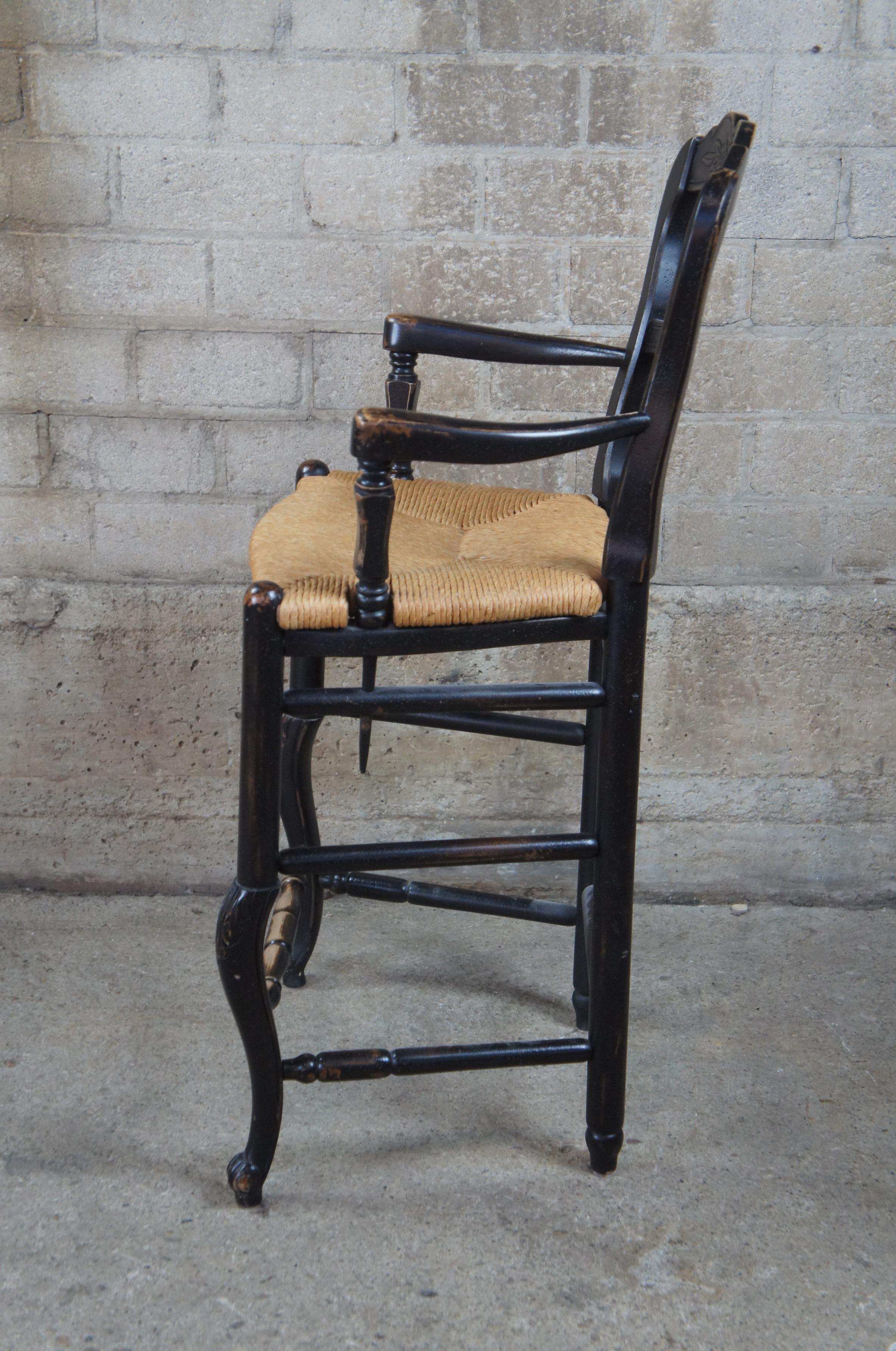 2 Vintage Country French Oak Ladder Back Bar Stools Rush Seat Arms Farmhouse In Good Condition In Dayton, OH