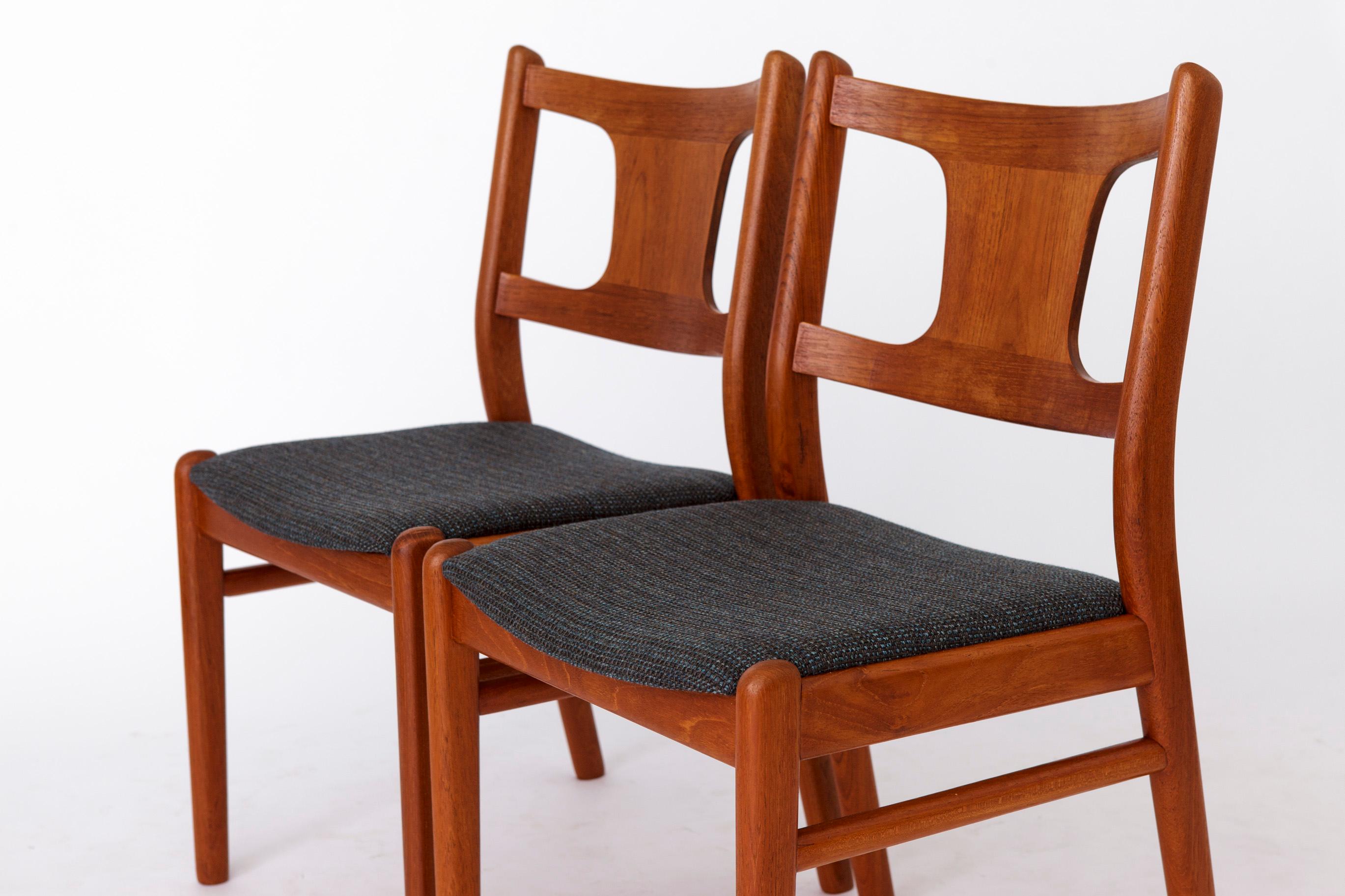 Mid-20th Century 2 Vintage Danish Chairs - 1960s Mid-Century Modern Style For Sale