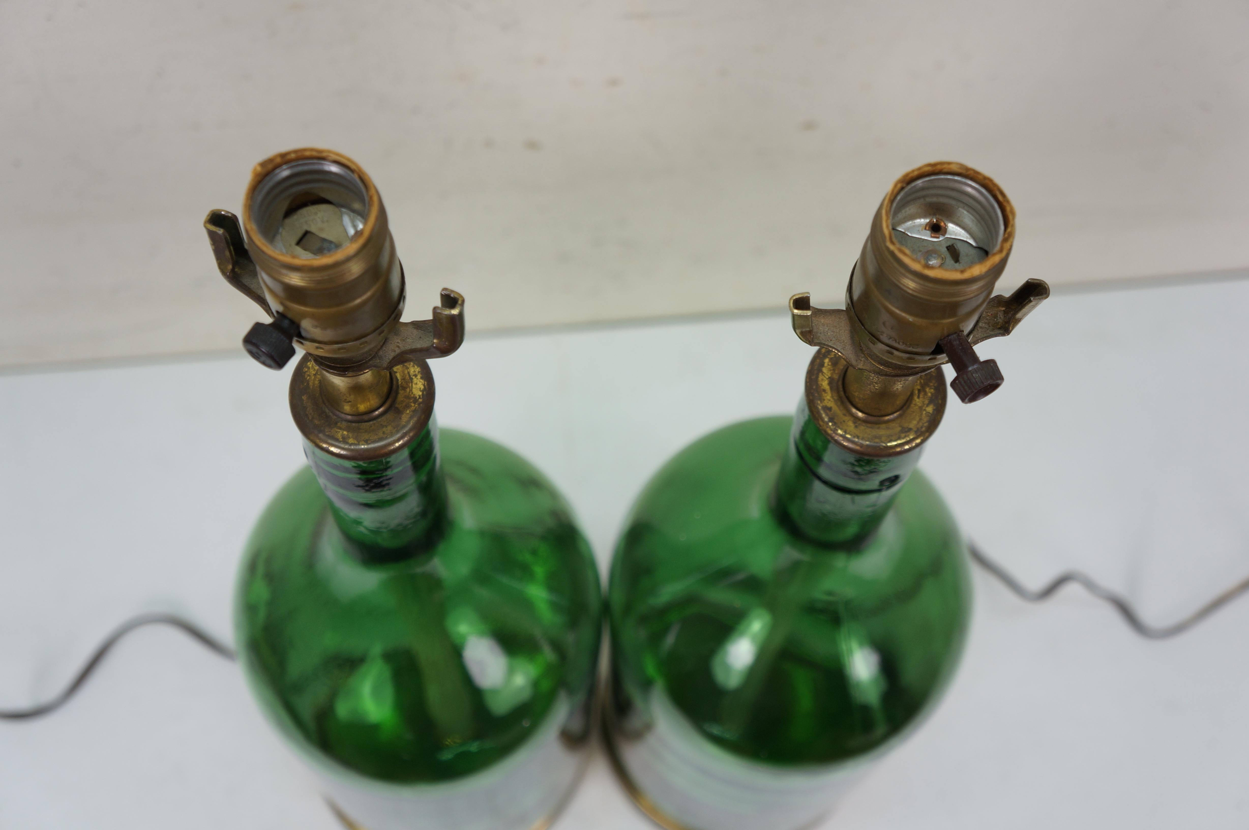 2 Paire de lampes de table en verre vert vintage avec bouteille de vin Magnum 24