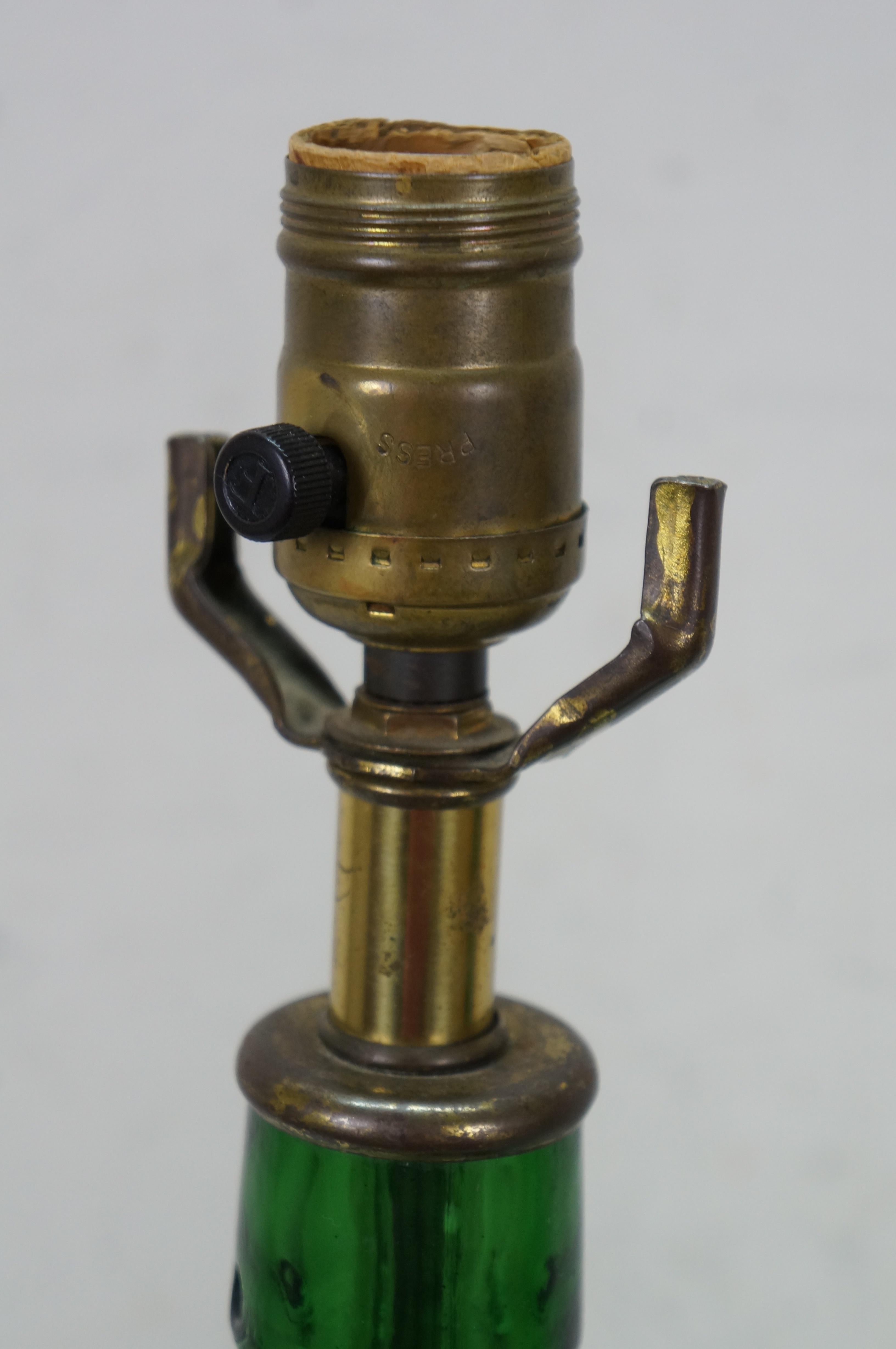 20ième siècle 2 Paire de lampes de table en verre vert vintage avec bouteille de vin Magnum 24