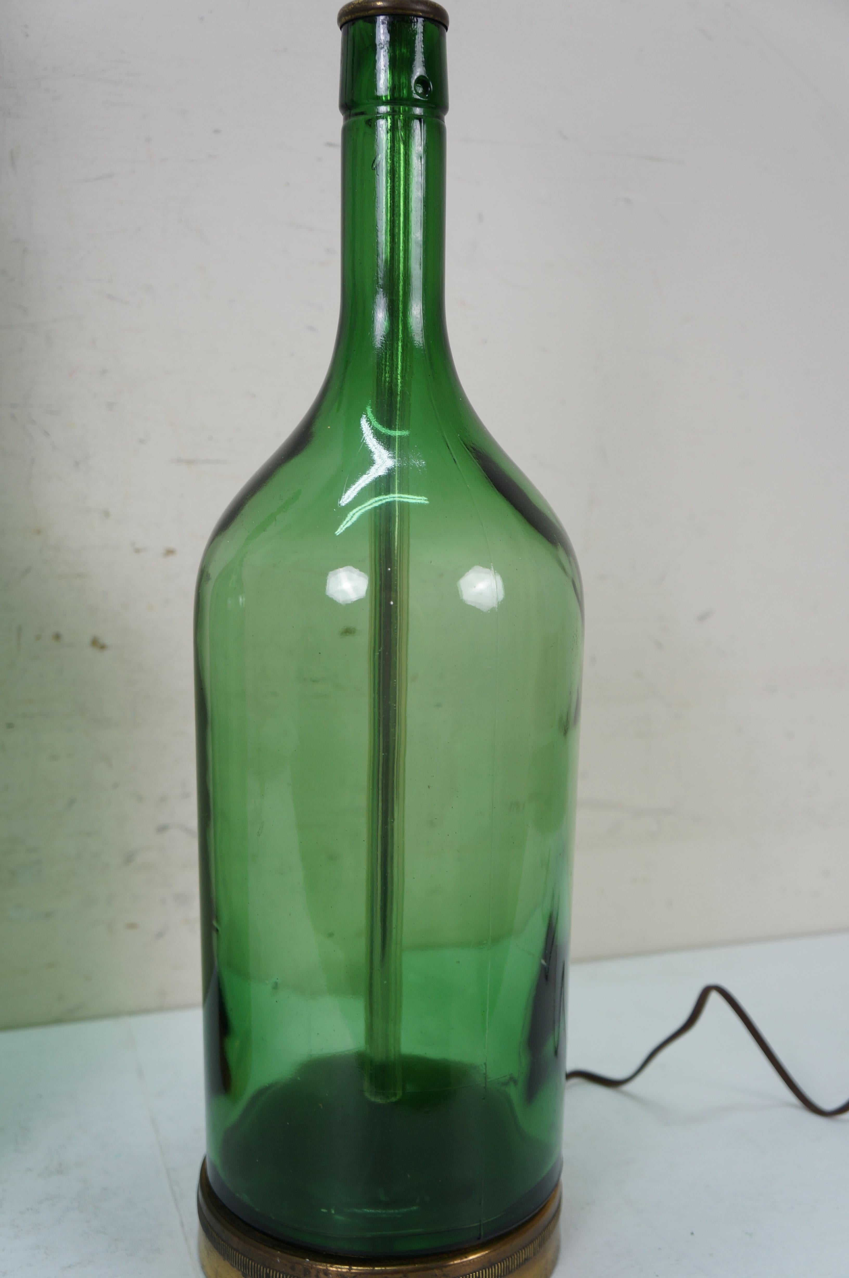 2 Paire de lampes de table en verre vert vintage avec bouteille de vin Magnum 24
