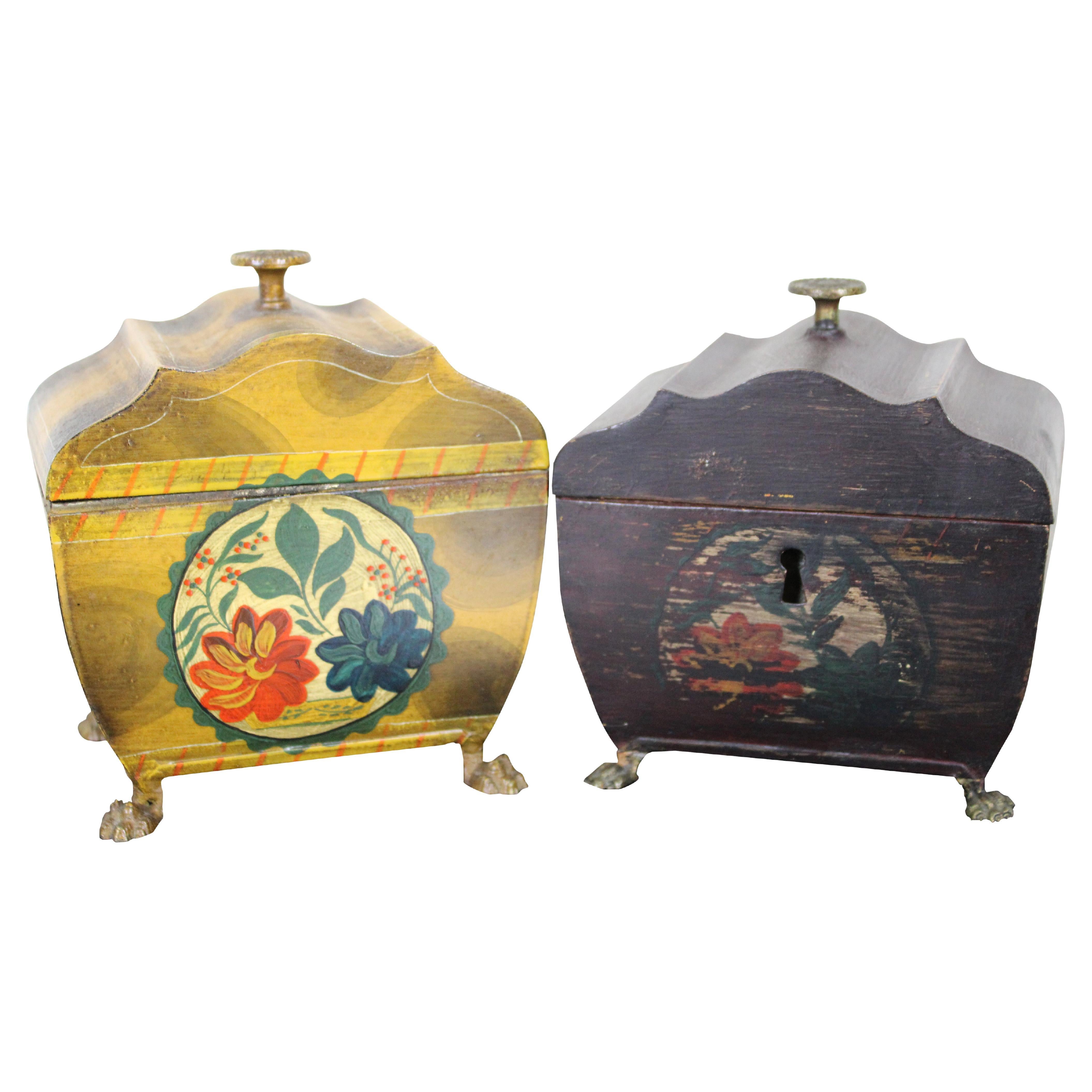 2 Boîtes à thé italiennes vintage en métal peint avec pieds en forme de boîte à bijoux en tôle en vente