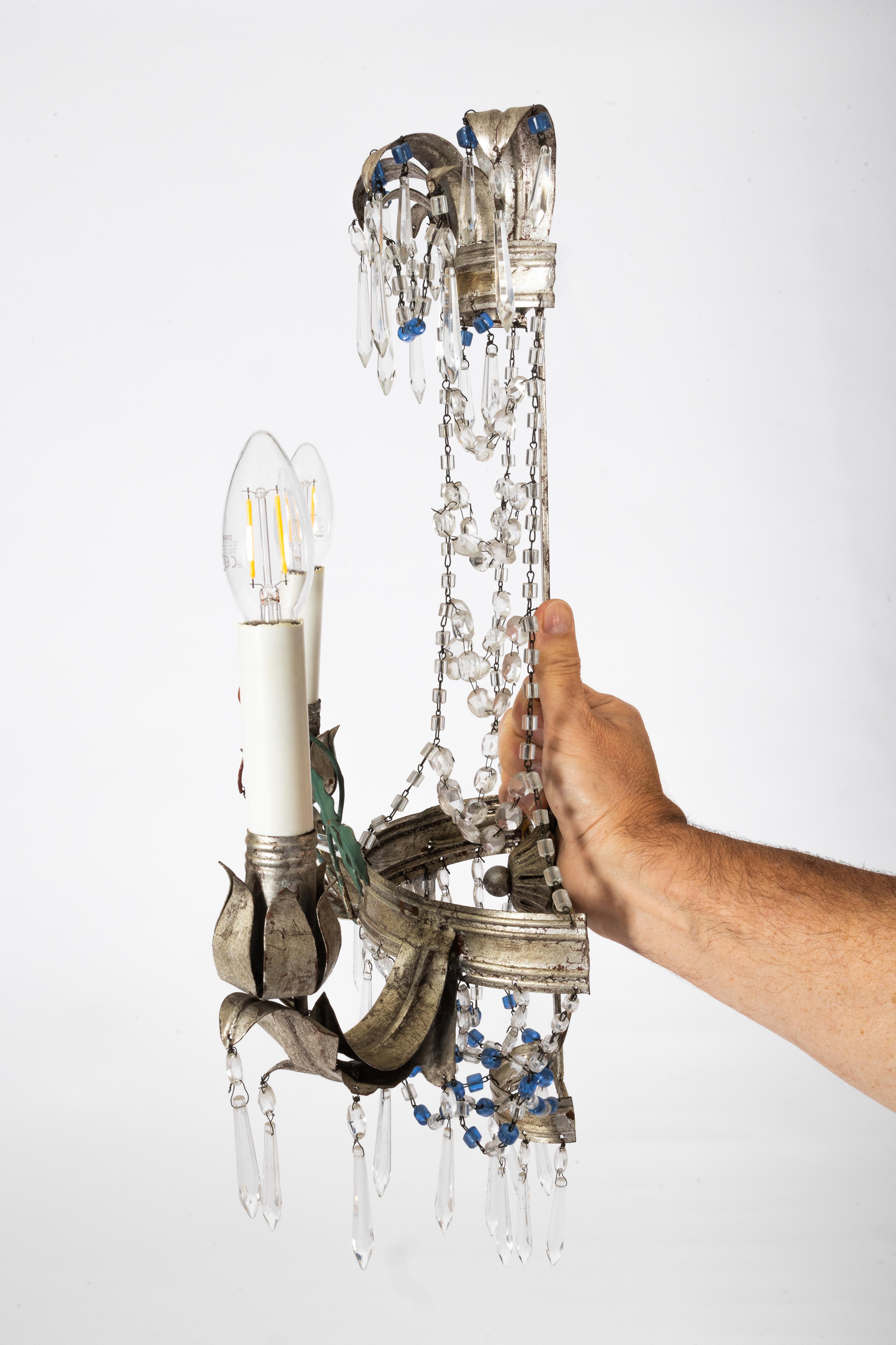 Dipinto a mano 2 appliques d'epoca in metallo e vetro, stile Luigi XVI, Banci in vendita