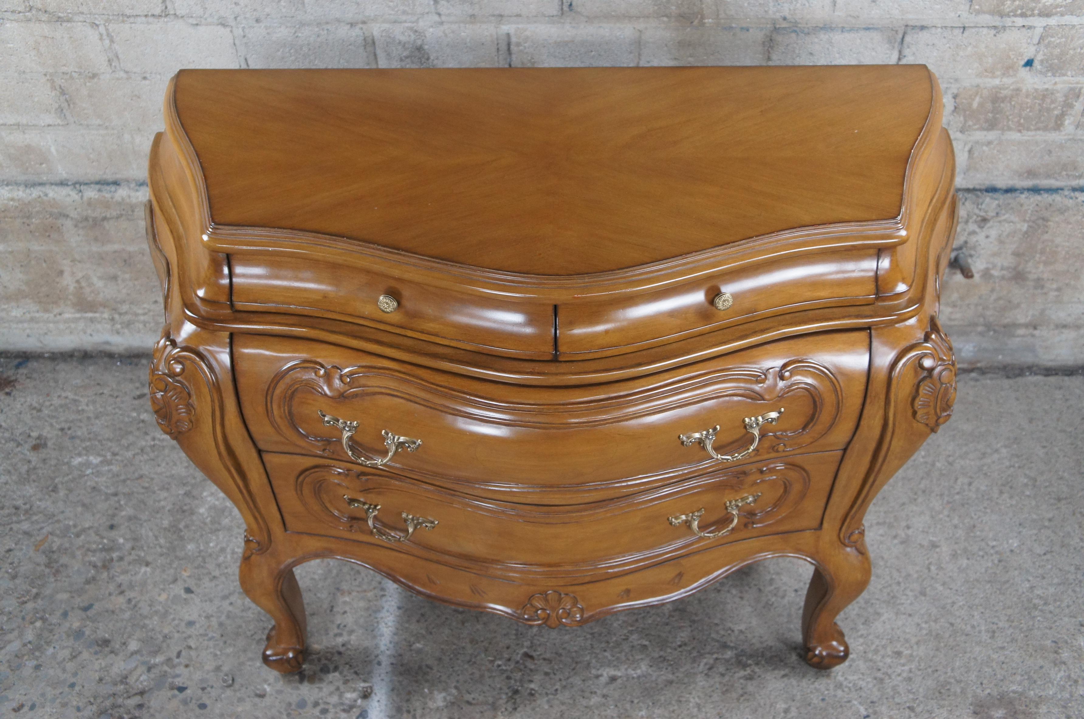 2 Vintage Italian Walnut Serpentine Bow Front Bombe Chests Commodes Nightstands In Good Condition For Sale In Dayton, OH