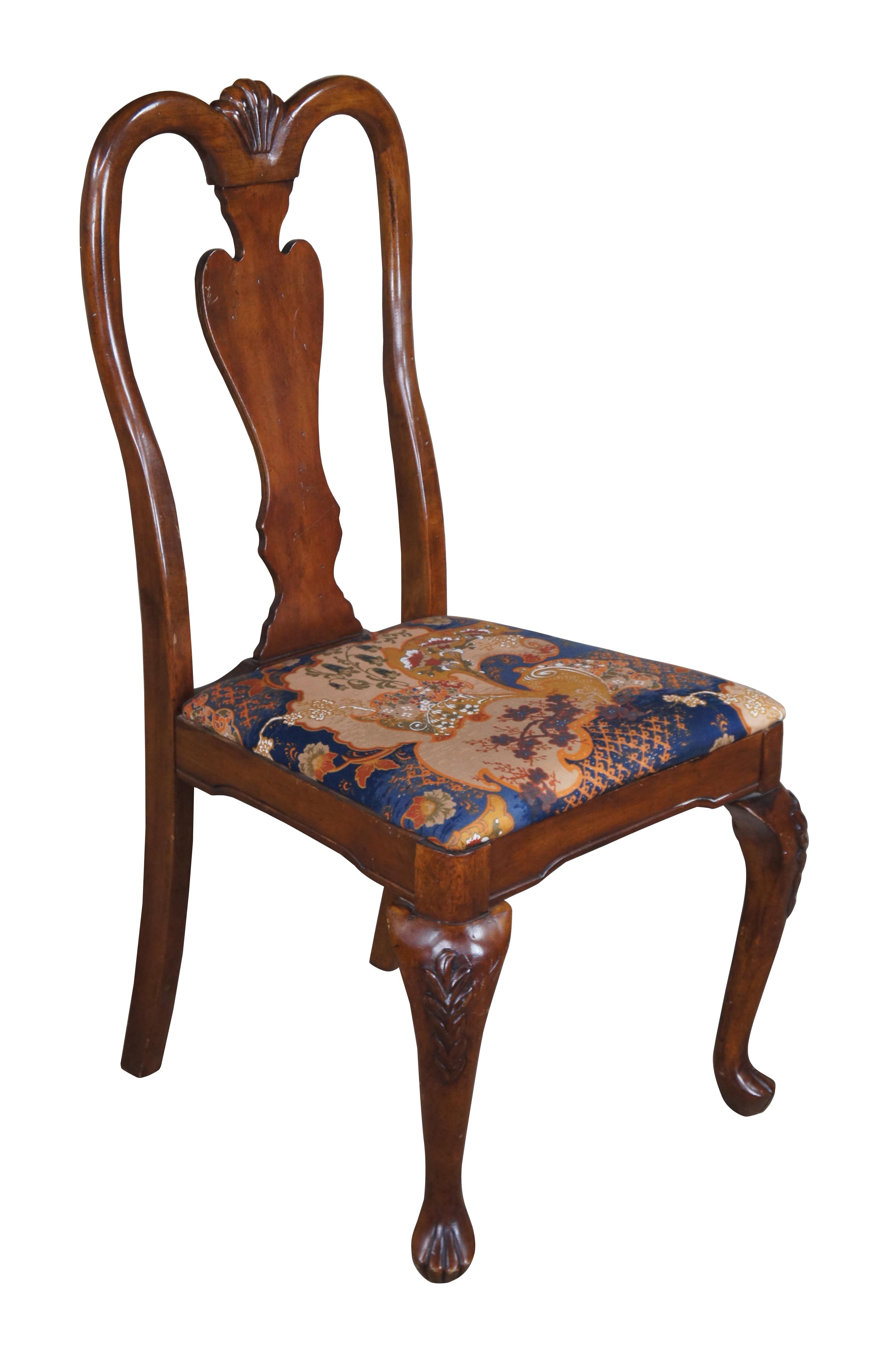 2 Vintage Queen Anne Mahogany Dining Side Chairs Chinoiserie Silk Fabric Pair In Good Condition For Sale In Dayton, OH
