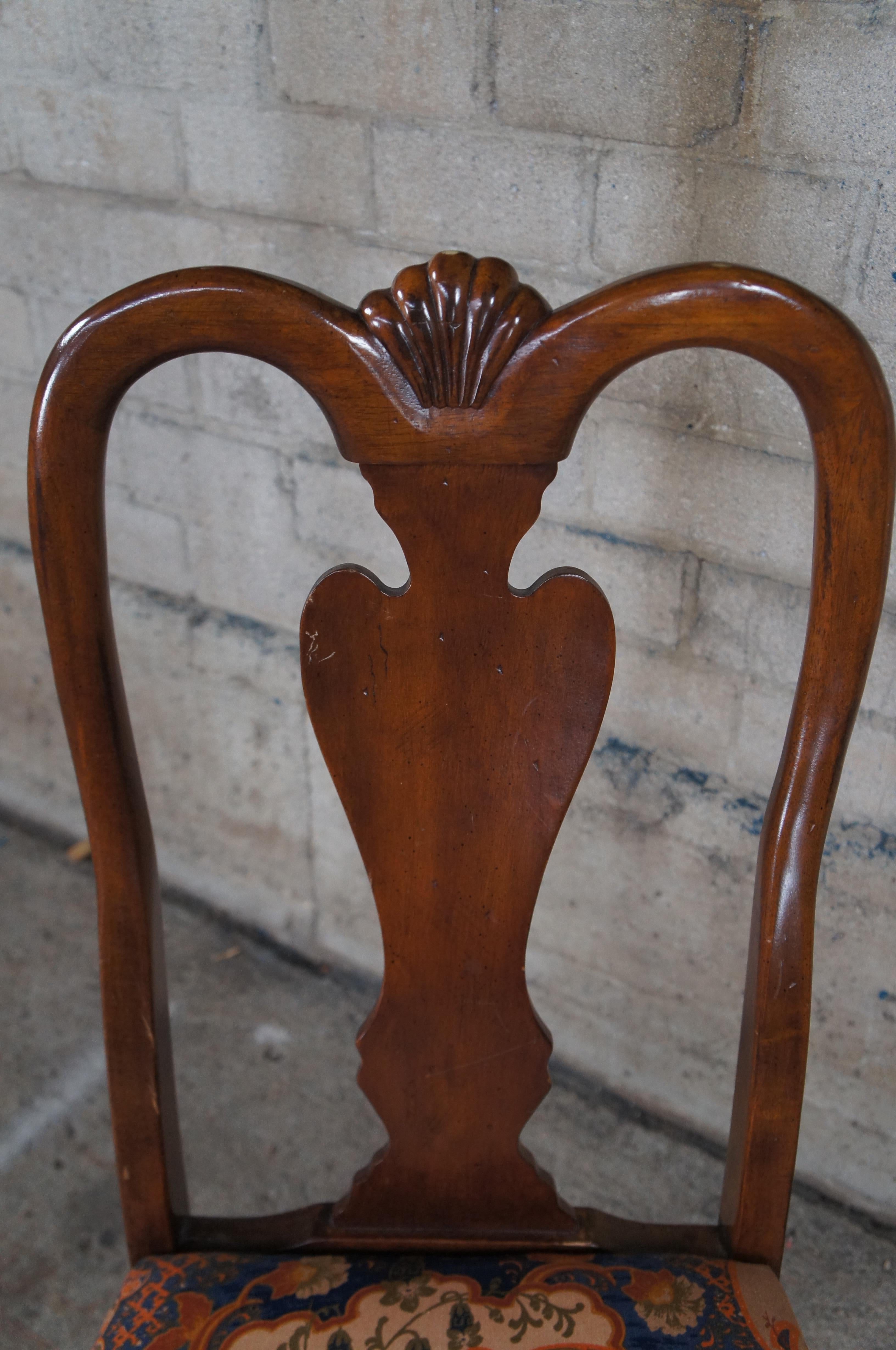20th Century 2 Vintage Queen Anne Mahogany Dining Side Chairs Chinoiserie Silk Fabric Pair For Sale