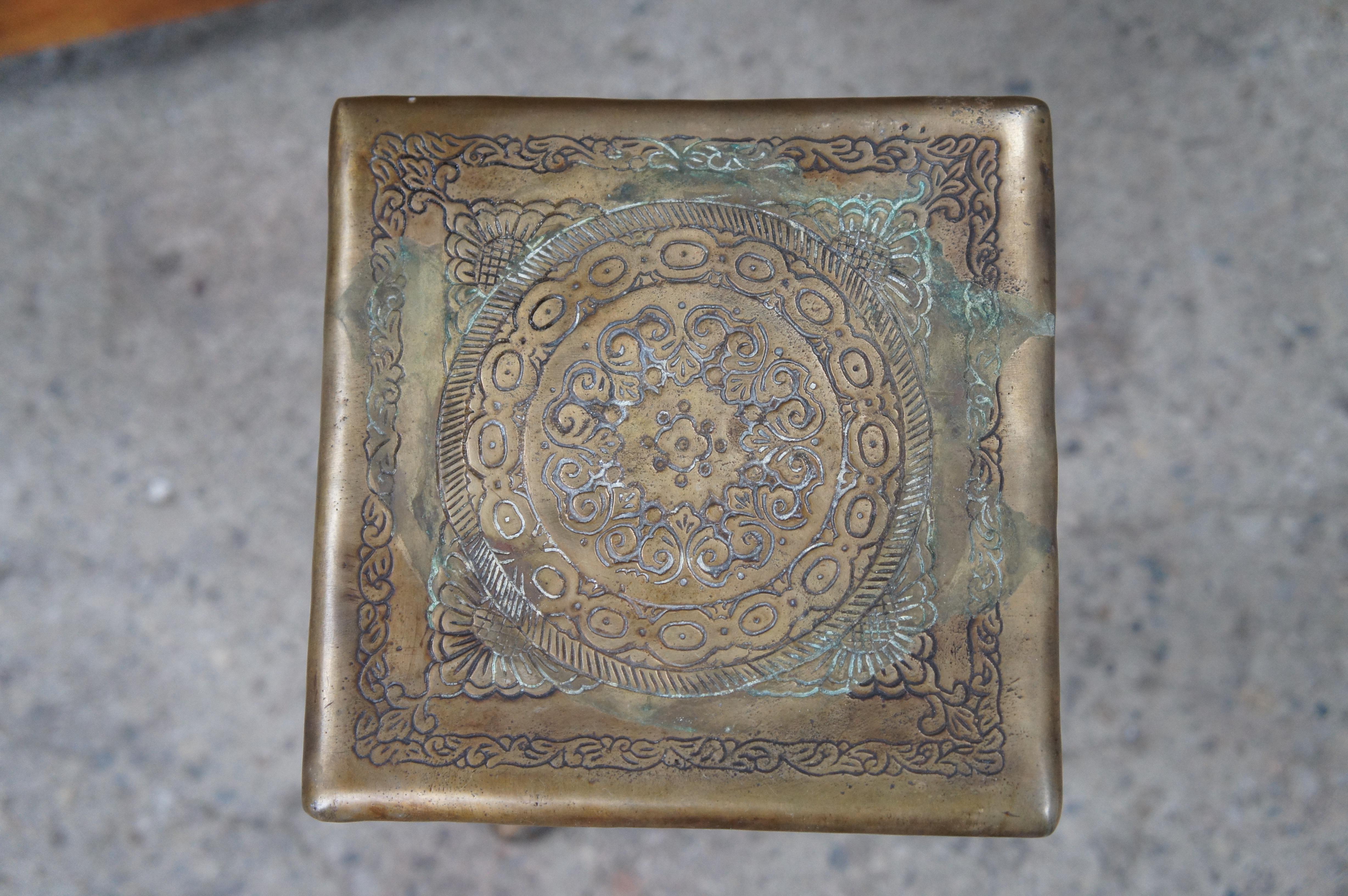 2 Bougeoirs à Acanthus Vintage Regency en bronze à bas-relief Pedestals 26