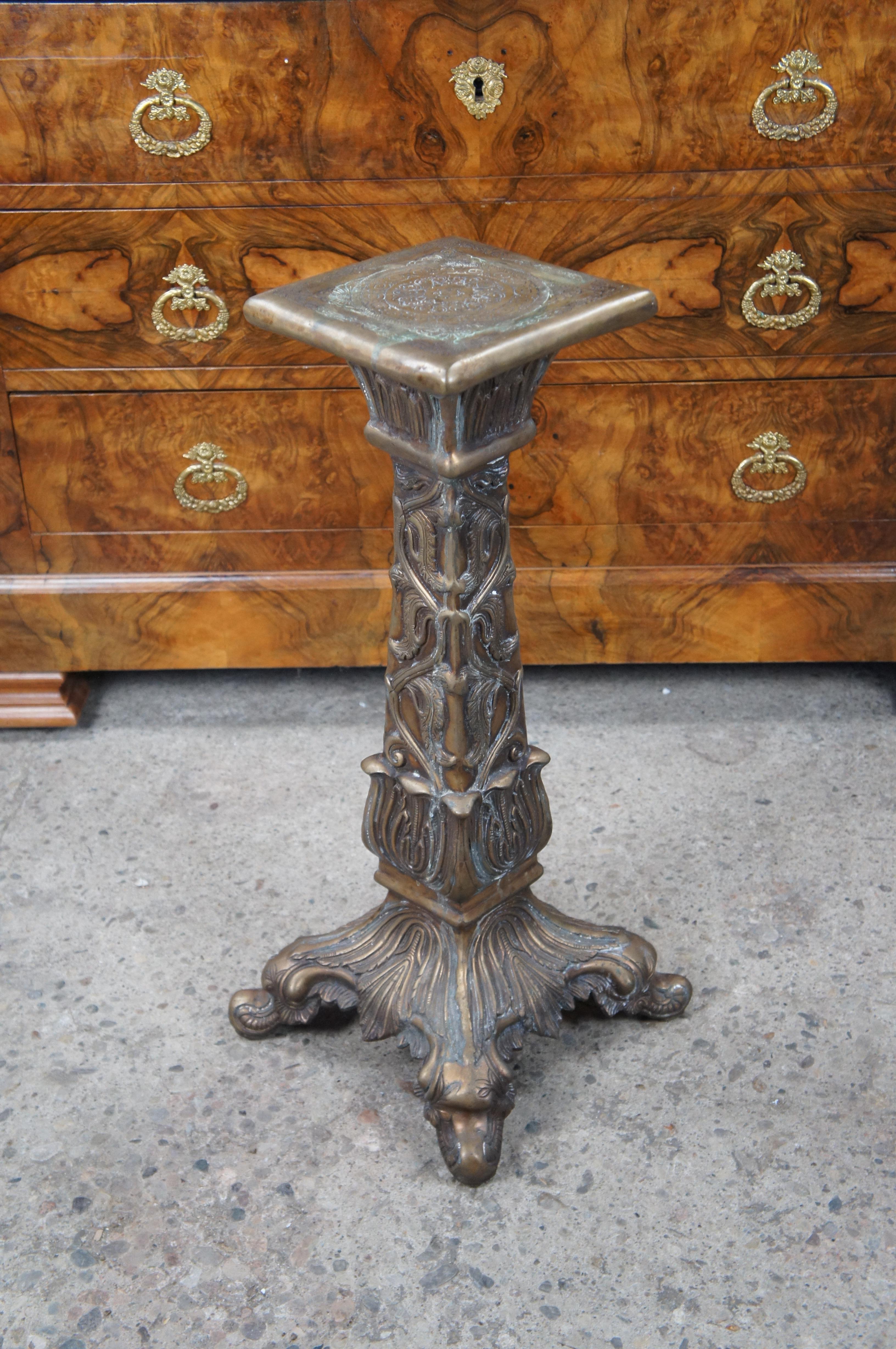 2 Bougeoirs à Acanthus Vintage Regency en bronze à bas-relief Pedestals 26