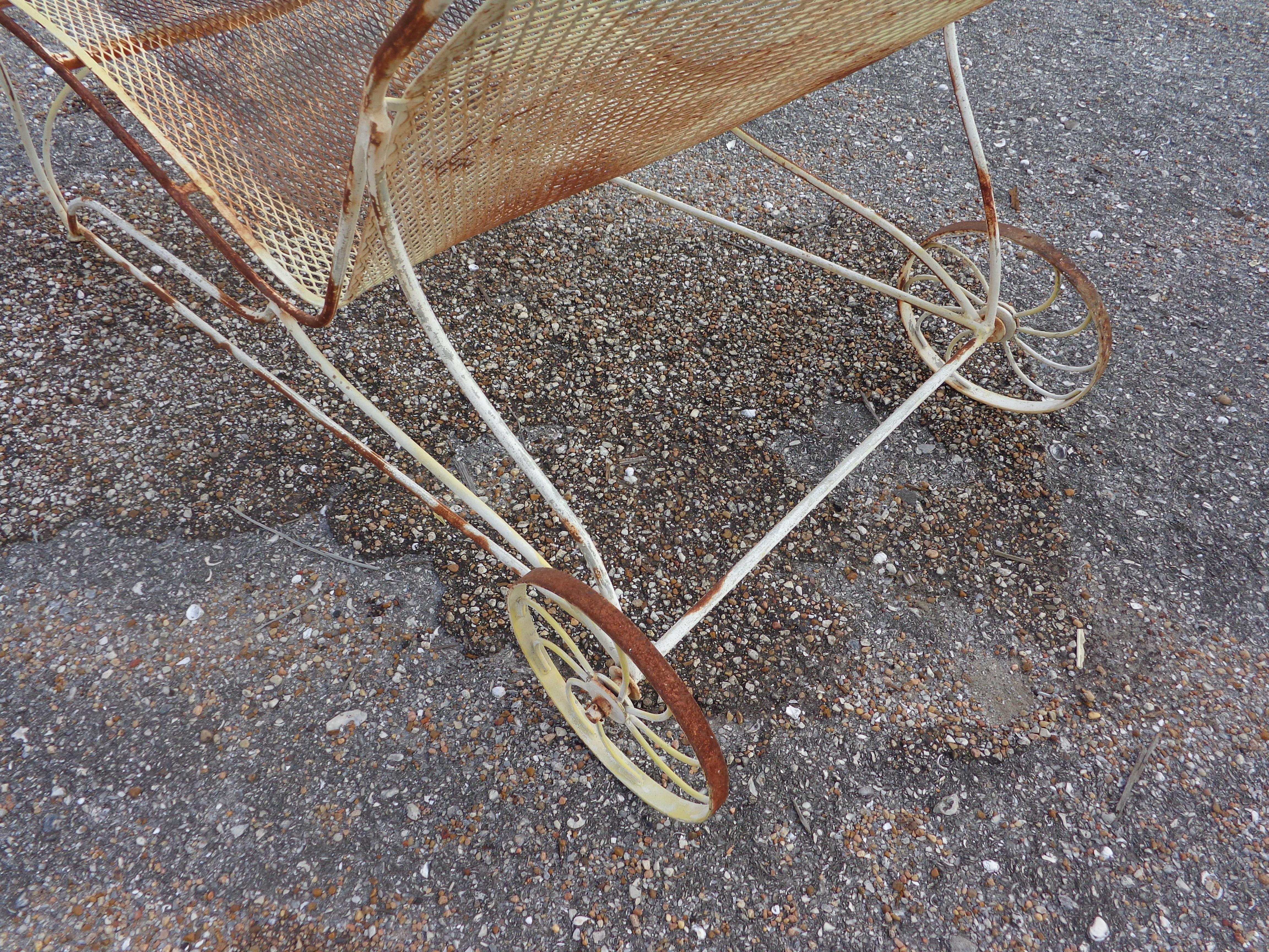 2 Vintage Russel Woodard Patio Chaises 4