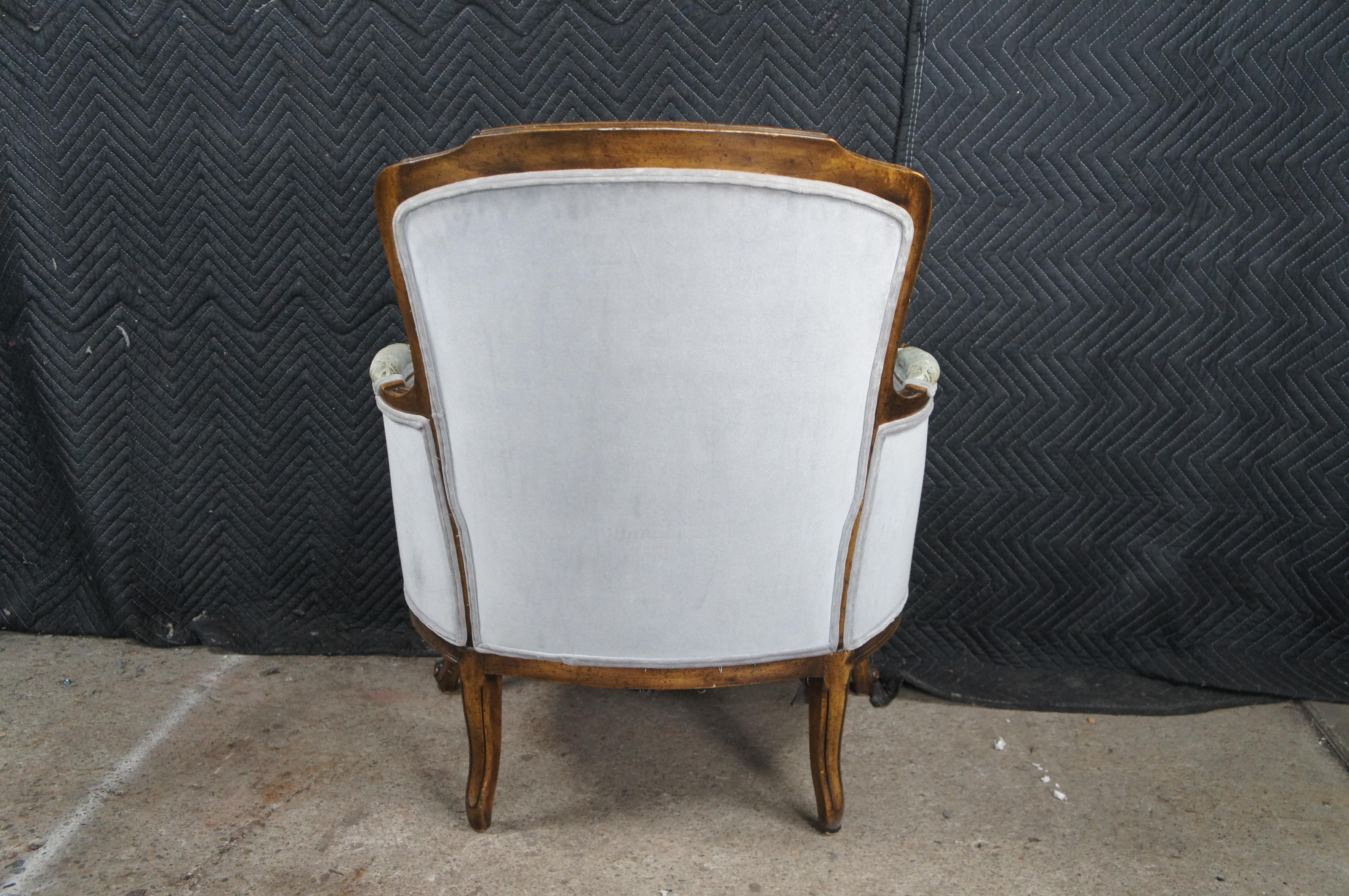 2 fauteuils Vintage A Hall Noyer Fauteuil Club Lounge Library en vente 4