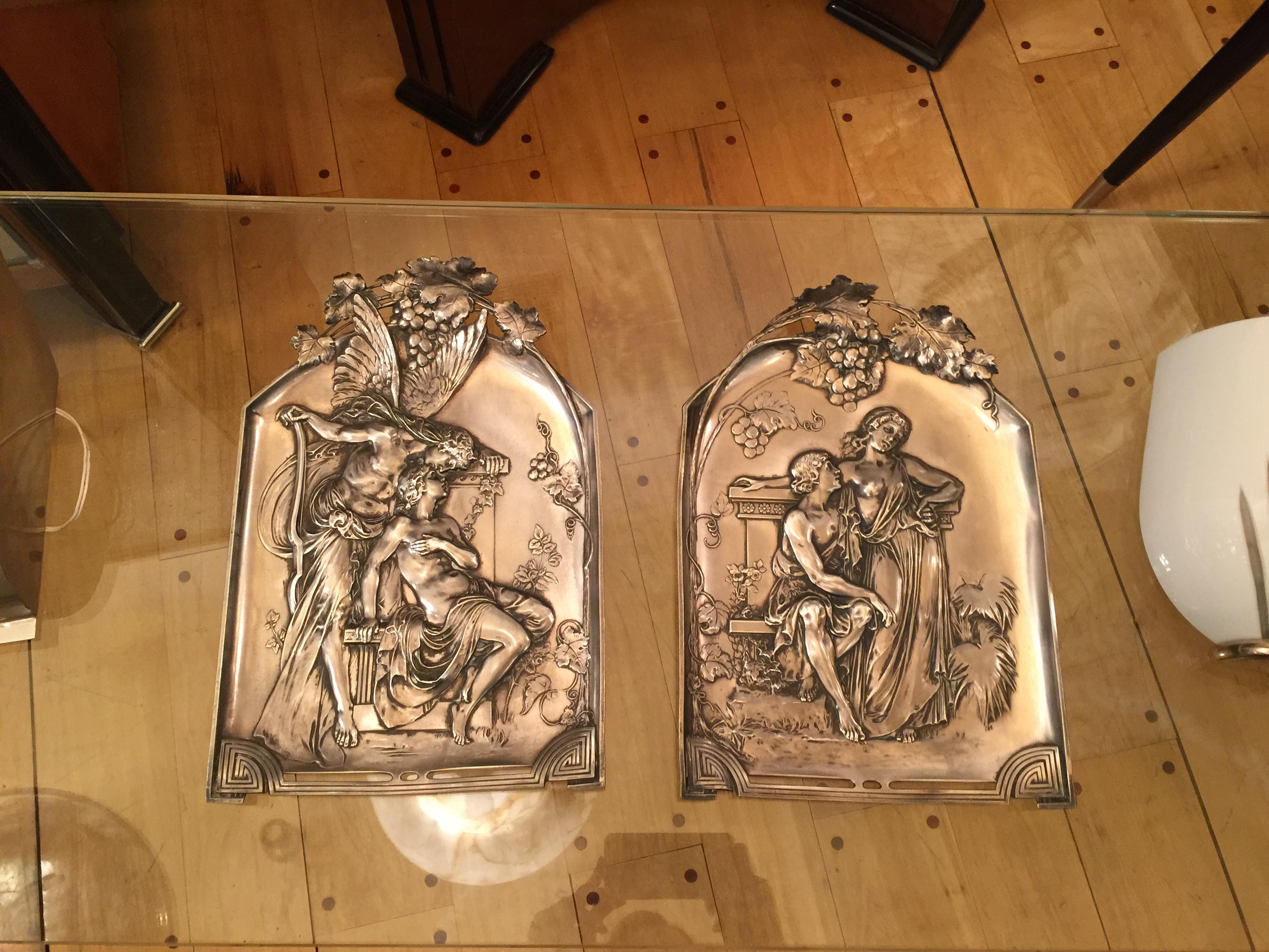2 wall plates WMF

Style: Jugendstil, Art Nouveau, Liberty
year: 1909
Country: Germany
Materials: silver plated 
Several of the WMF objects can be seen in museums.
We have specialized in the sale of Art Deco and Art Nouveau and Vintage styles since
