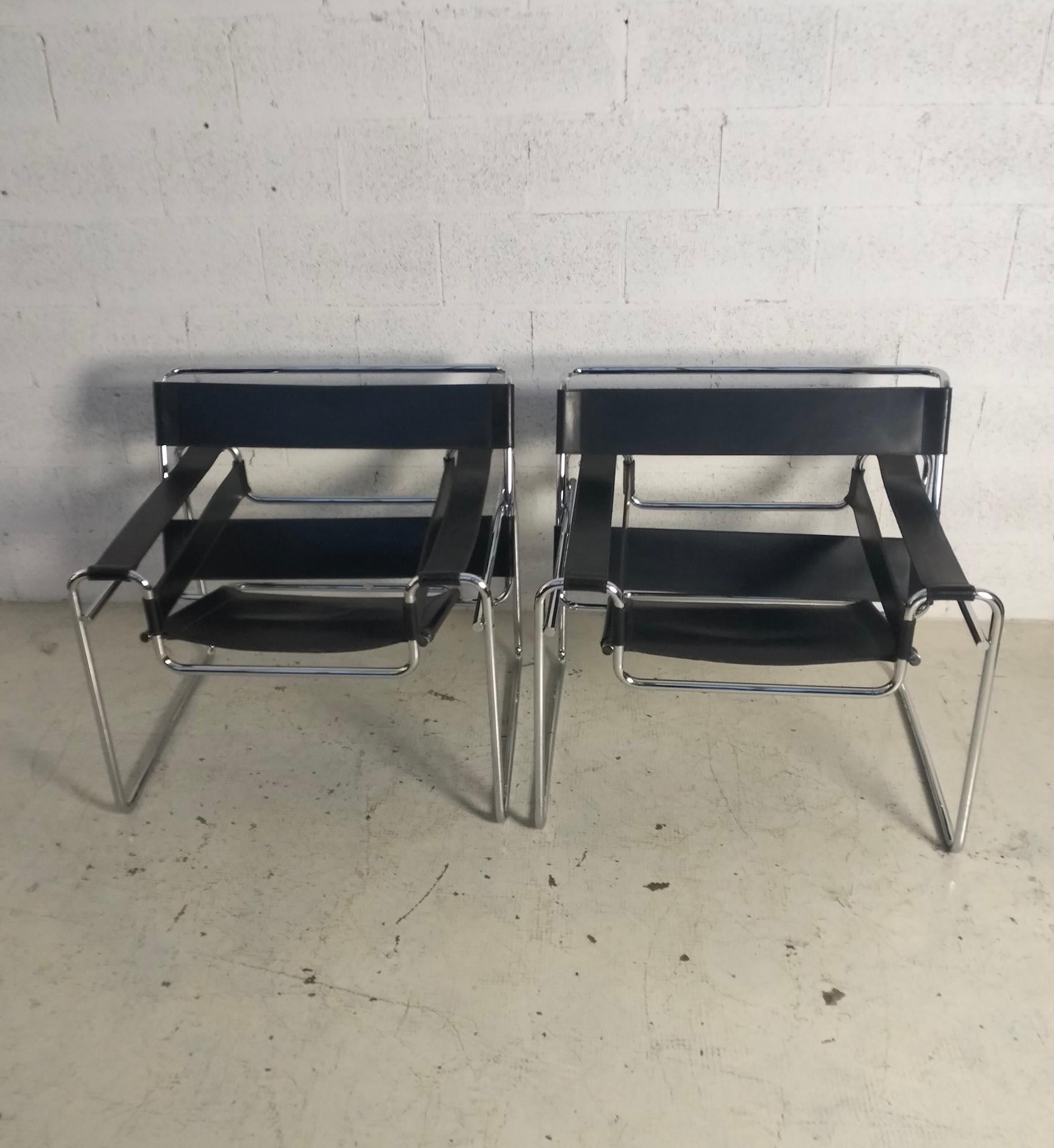 2 Sessel aus verchromtem Wassily-Stahl und Leder von M. Breuer für Gavina 60er, 70er Jahre (Mitte des 20. Jahrhunderts) im Angebot