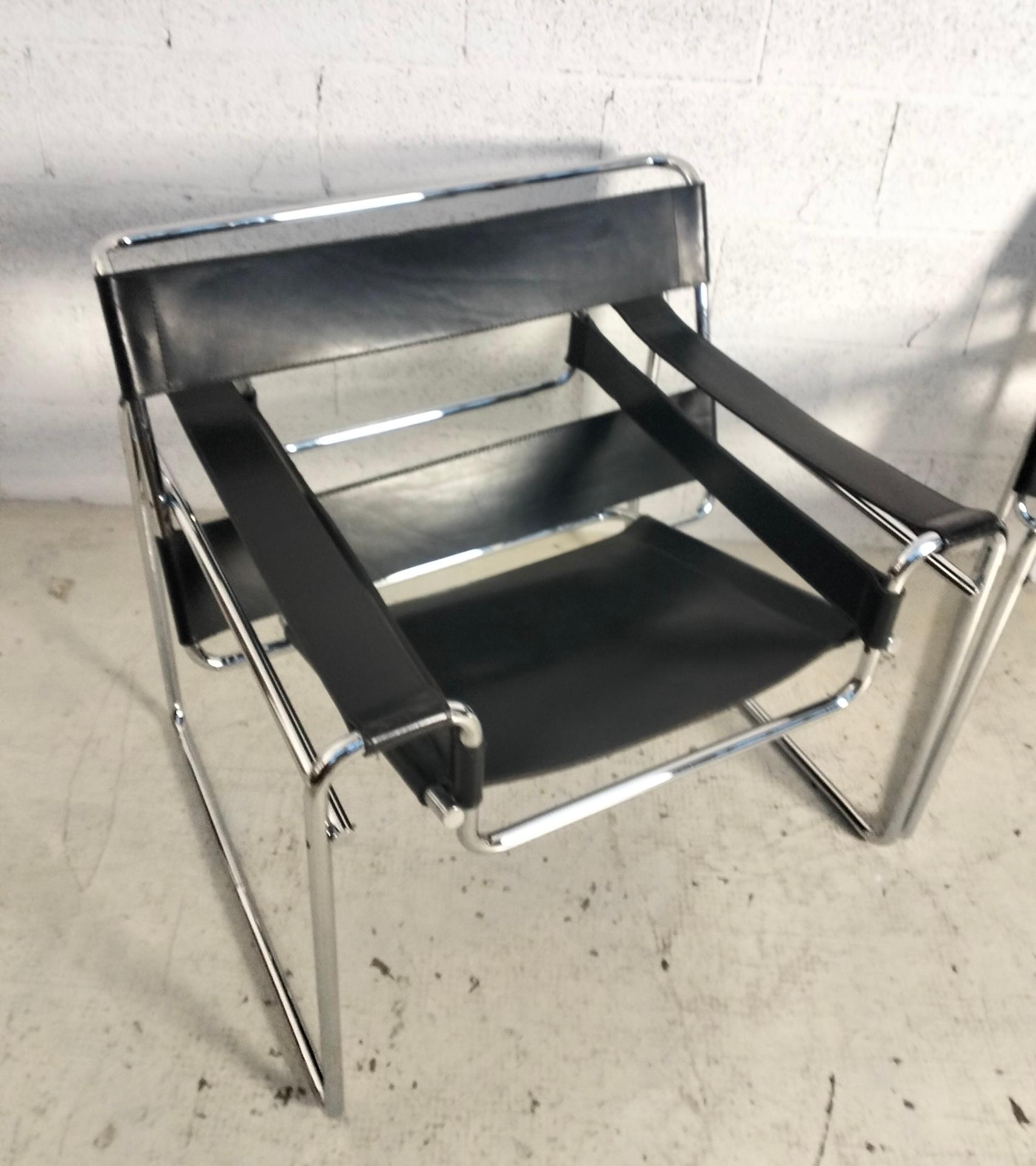 2 Sessel aus verchromtem Wassily-Stahl und Leder von M. Breuer für Gavina 60er, 70er Jahre im Angebot 2