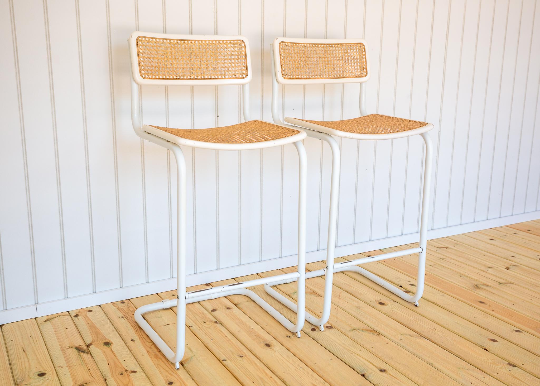 2 White Cesca Barstools Marcel Breuer B64 S64 Bauhaus Rattan Bar Chair MCM 1970s im Angebot 1