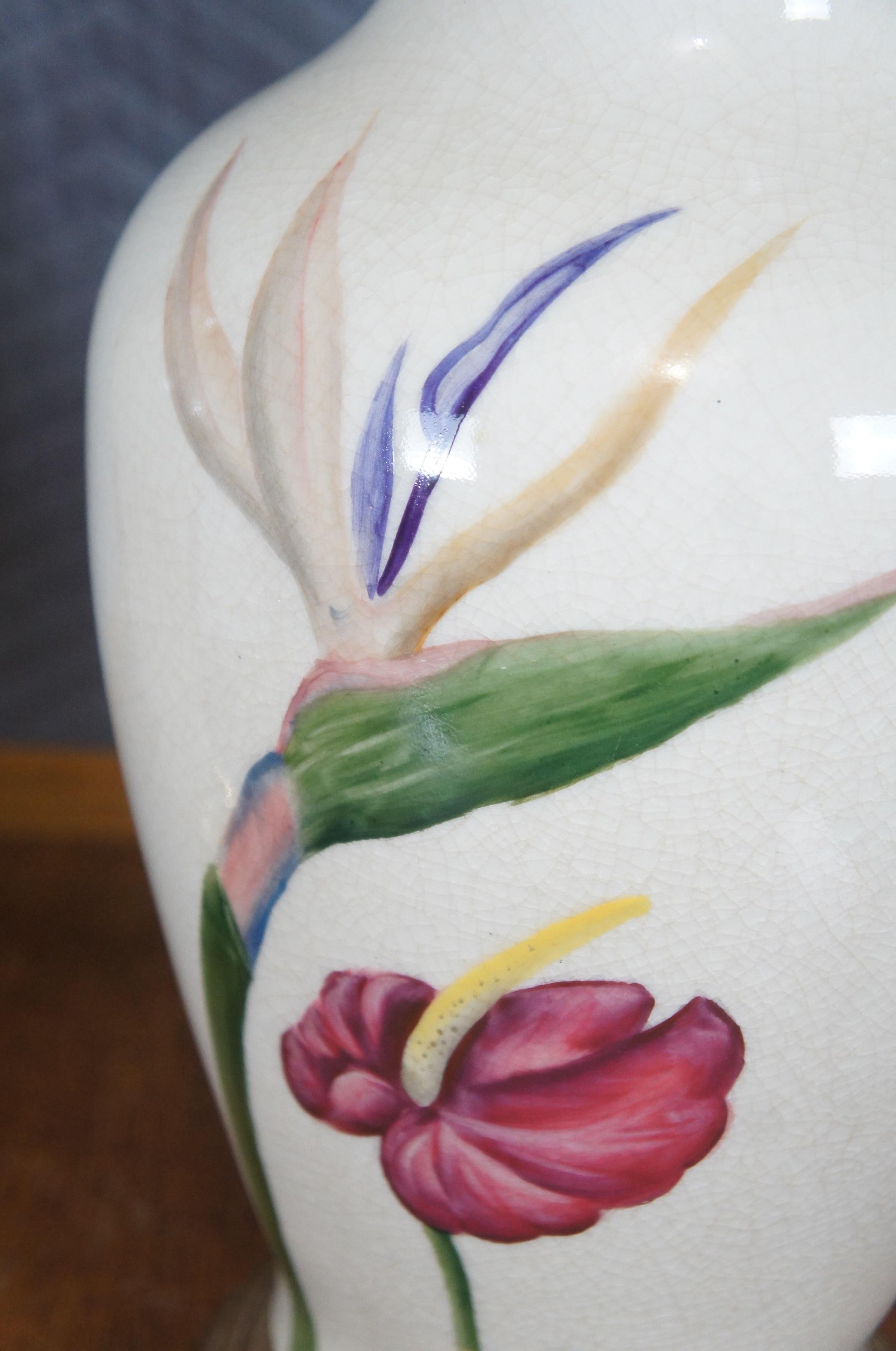 2 Wildwood Pamela Shirley Lámparas de mesa de flores tropicales pintadas a mano de 31 siglo XX en venta