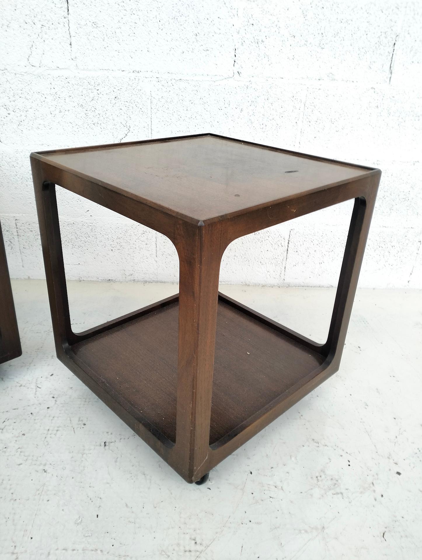 2 wooden midcentury side tables with wheels, trolleys 1960s In Good Condition For Sale In Padova, IT