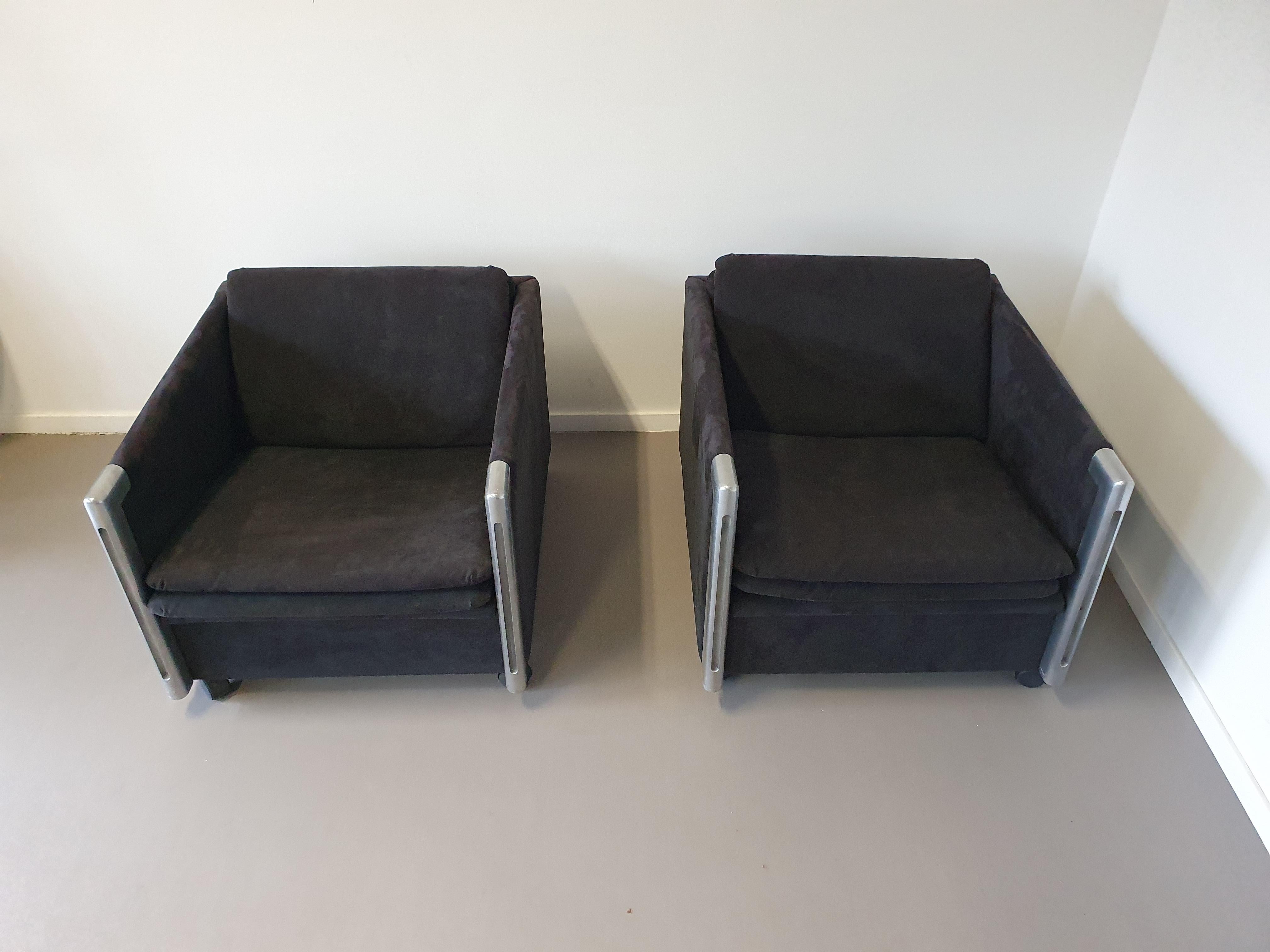 Mid-Century Modern 2 x Armchair (sz20) 1 x sofa (bz20) model Sandwich. Design by Claire Bataille  For Sale