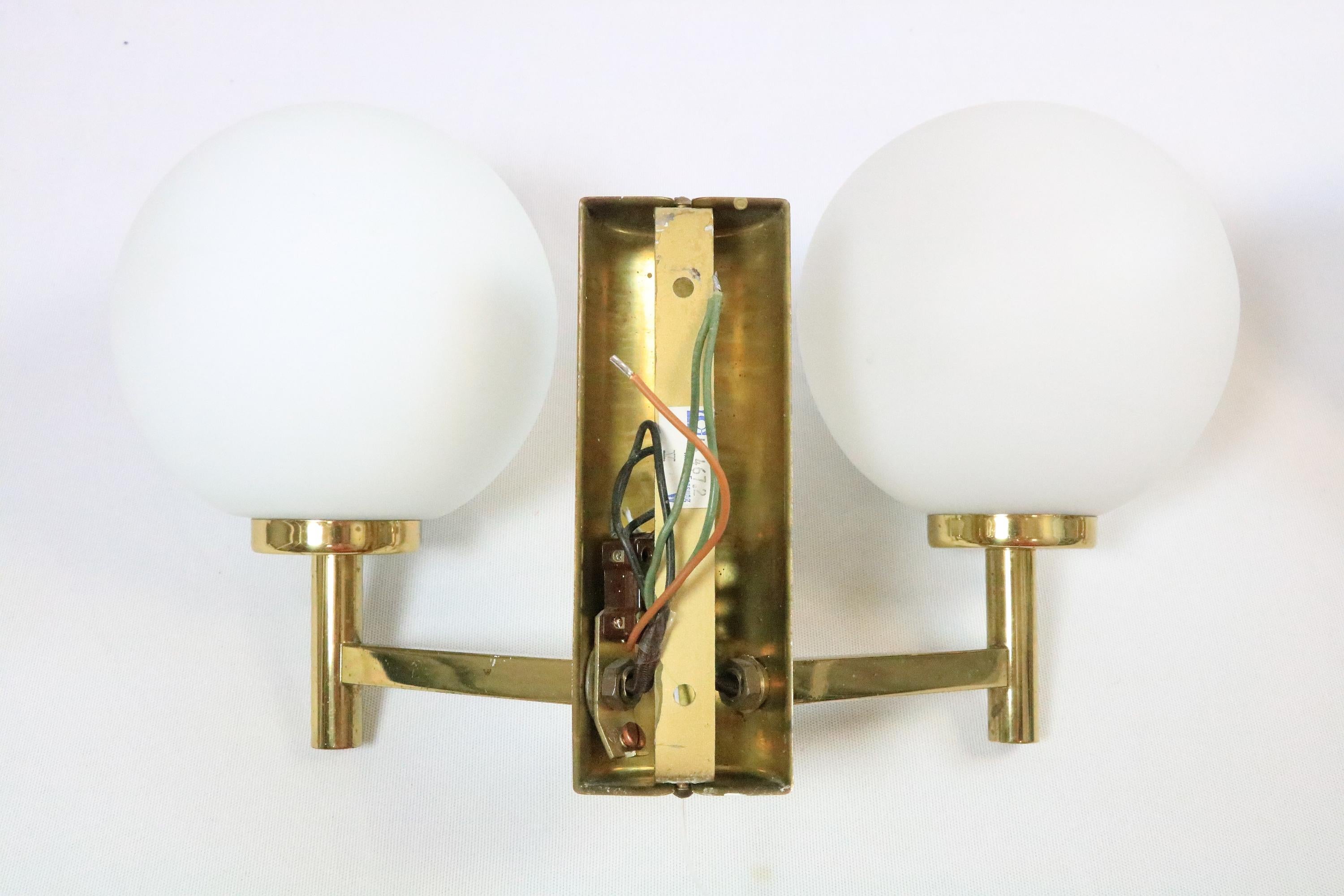 2 x Double Wall Lamp, Wall Sconce, Glass Balls, Brass, Leclaire, 1970s For Sale 6